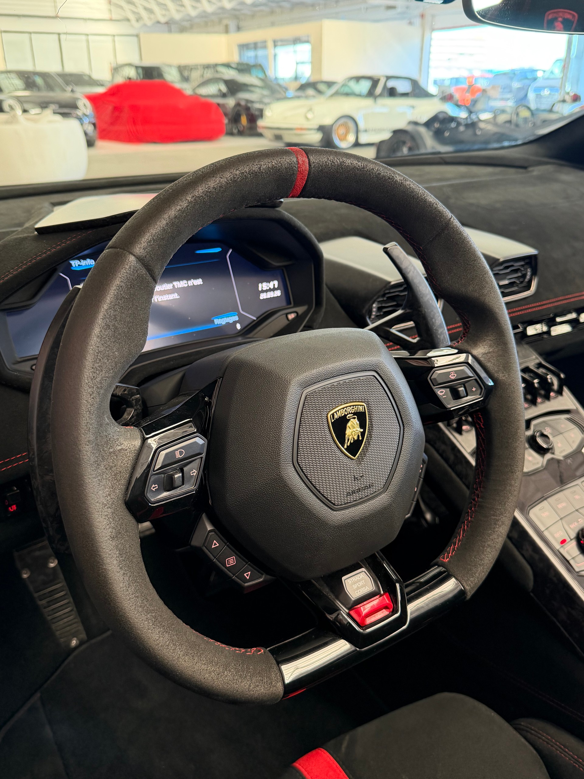 LAMBORGHINI Huracan LP640-4 Spyder Performante DCT-image-11