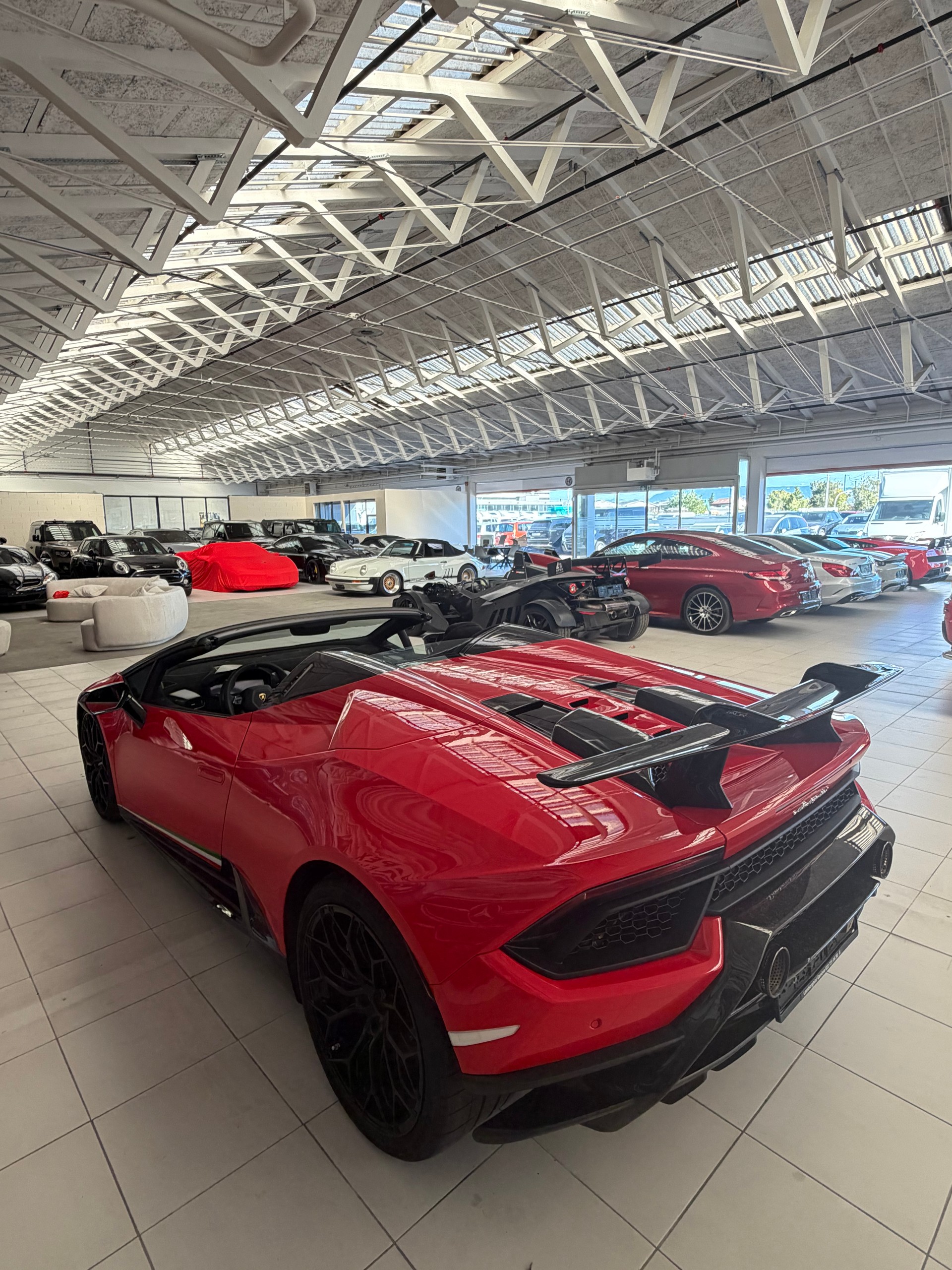 LAMBORGHINI Huracan LP640-4 Spyder Performante DCT-image-9