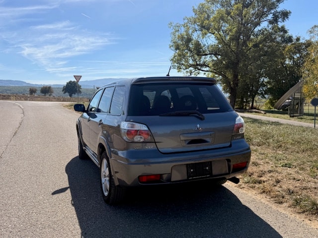 MITSUBISHI Outlander 2.0 16V Turbo-image-1