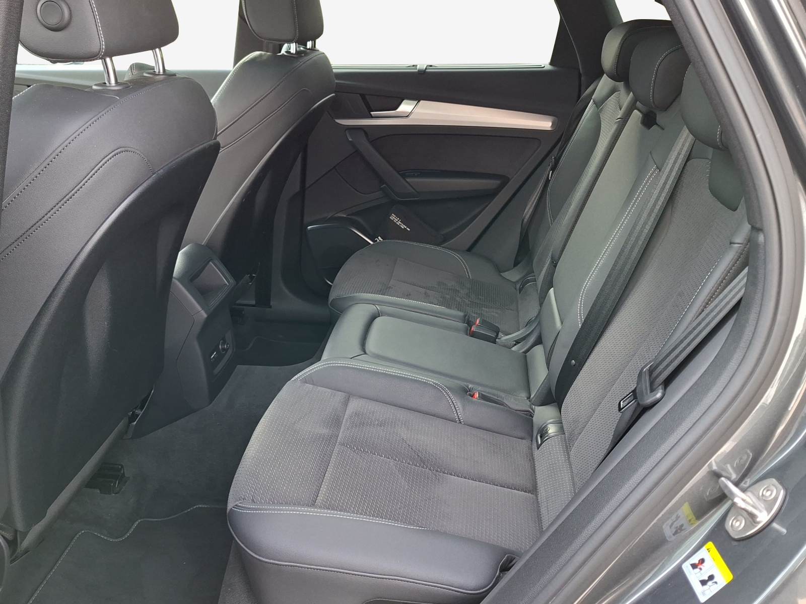 AUDI Q5 Sportback 40 TDI Blackedition quattro S-tronic-image-11