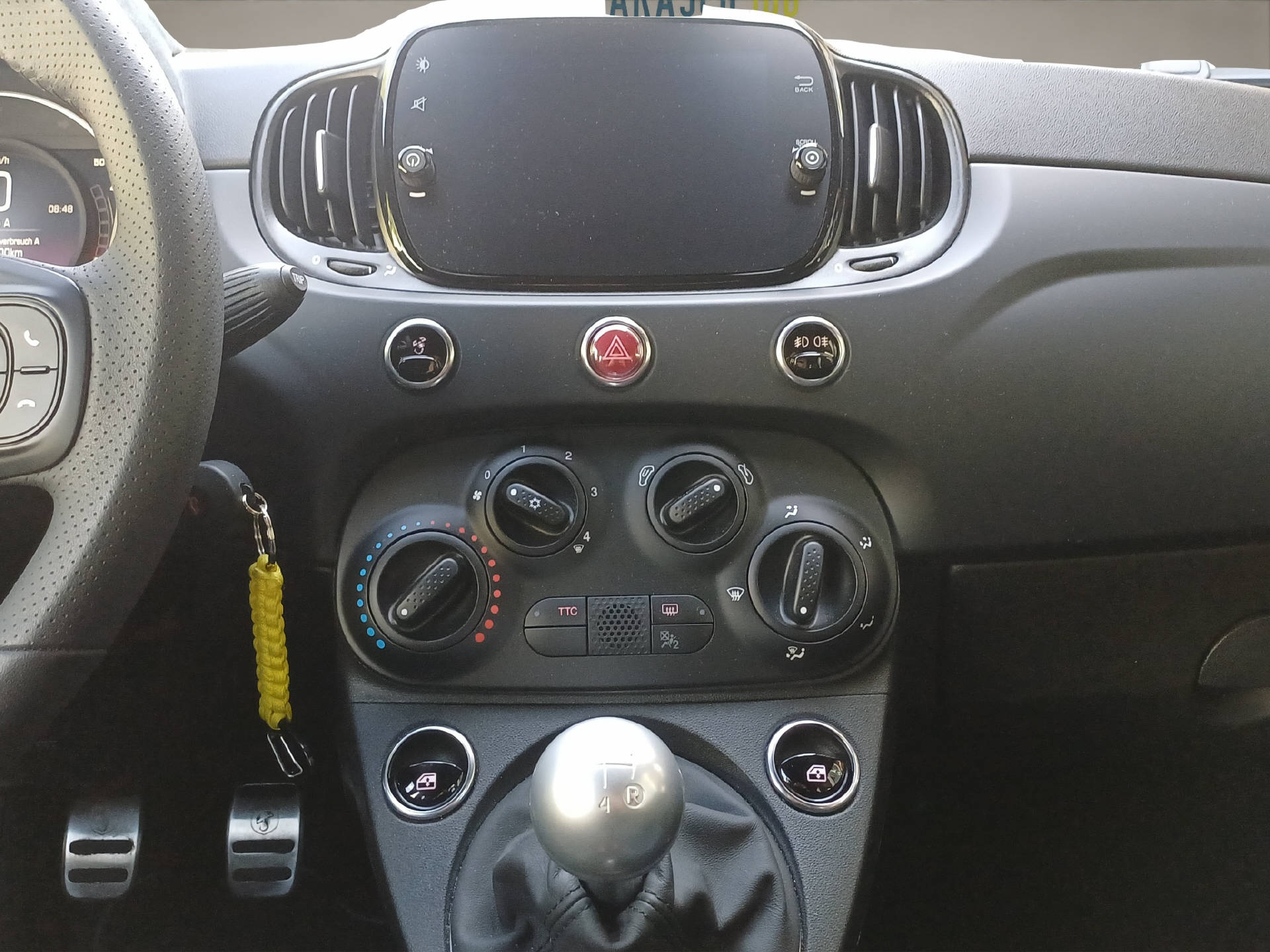 FIAT 500 Abarth-image-13