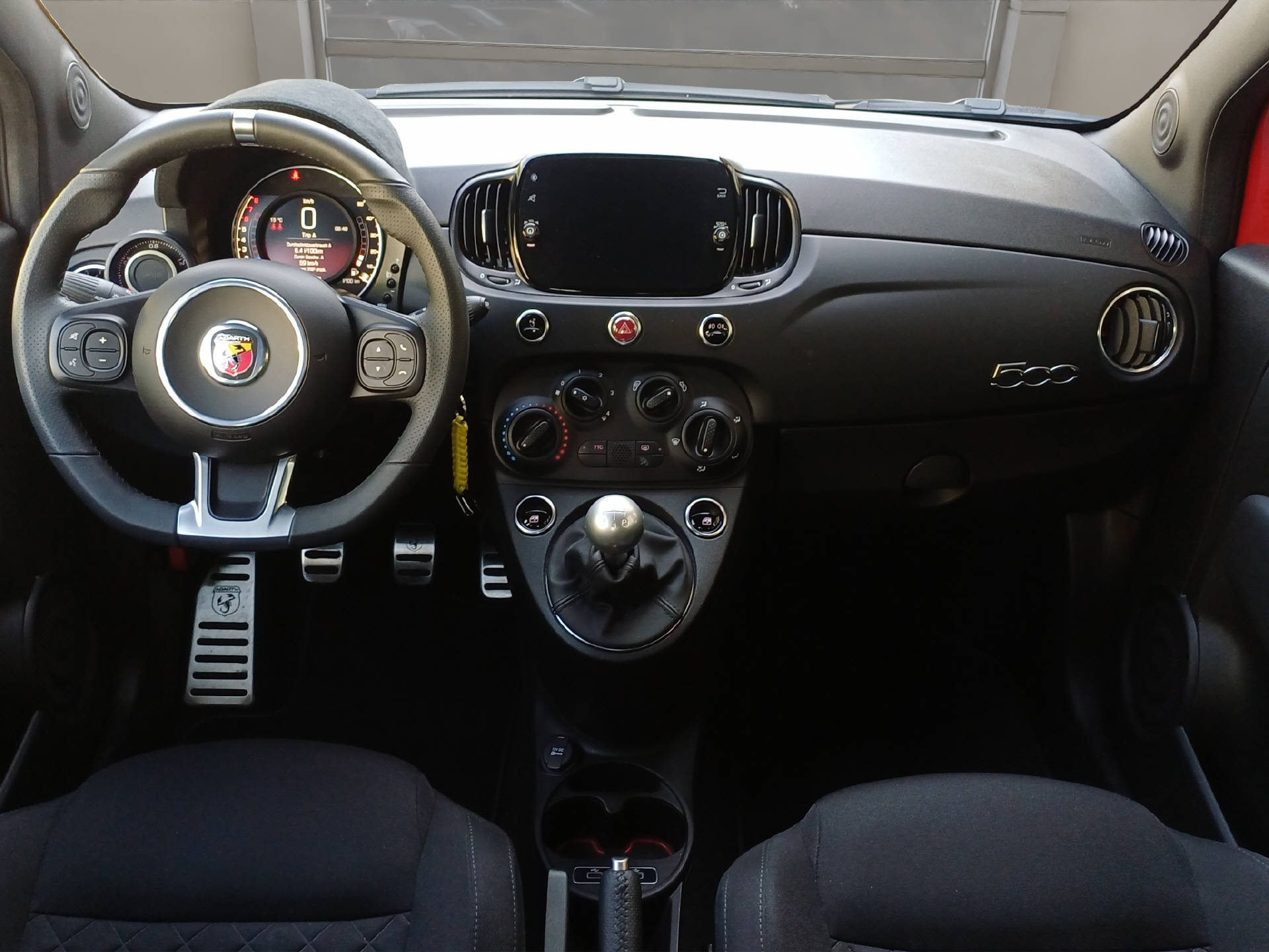 FIAT 500 Abarth-image-12