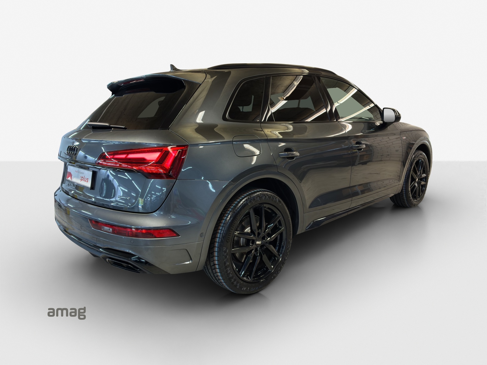 AUDI Q5 45 TFSI Black Edition quattro S-tronic-image-4