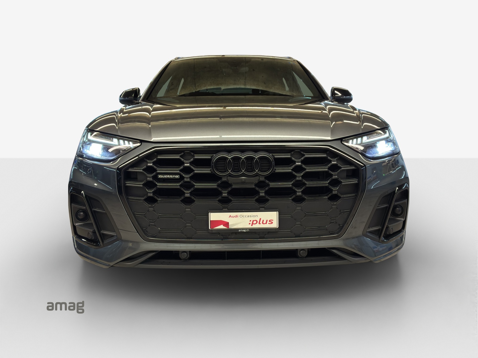 AUDI Q5 45 TFSI Black Edition quattro S-tronic-image-6