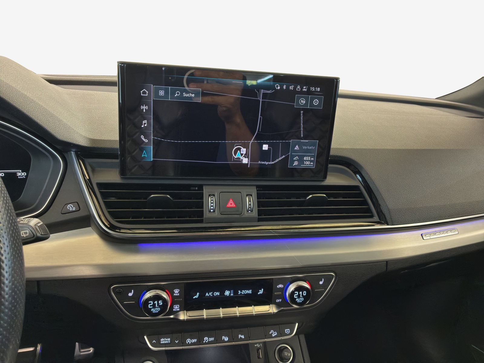 AUDI Q5 45 TFSI Black Edition quattro S-tronic-image-10