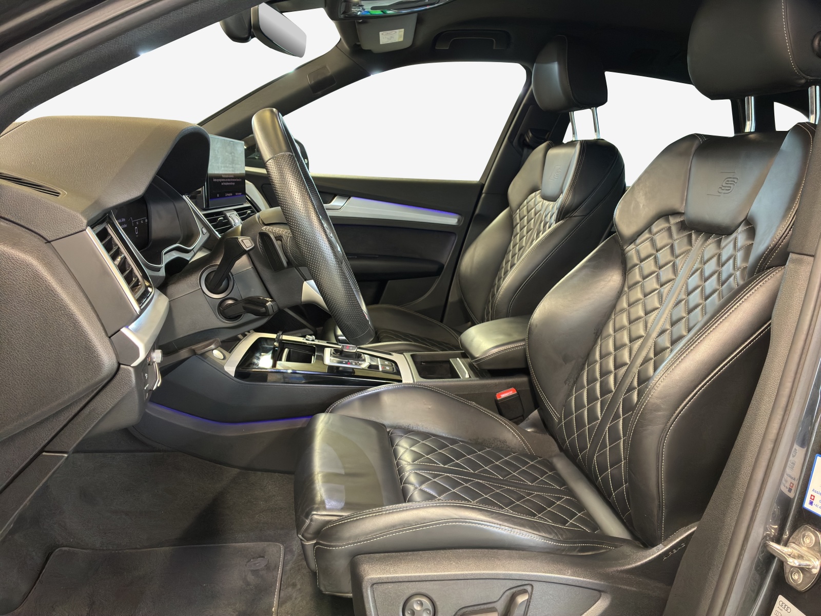 AUDI Q5 45 TFSI Black Edition quattro S-tronic-image-7