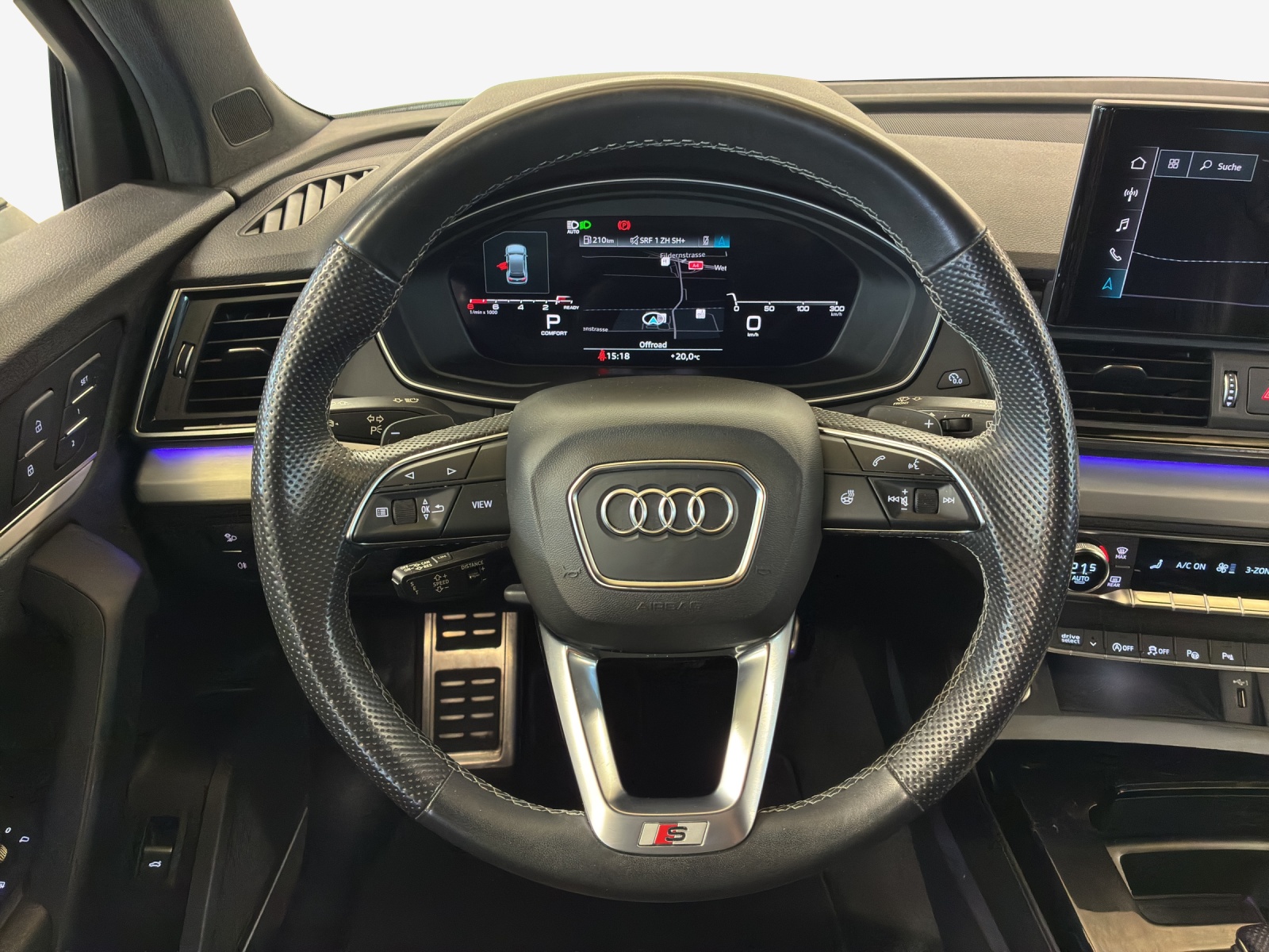 AUDI Q5 45 TFSI Black Edition quattro S-tronic-image-9