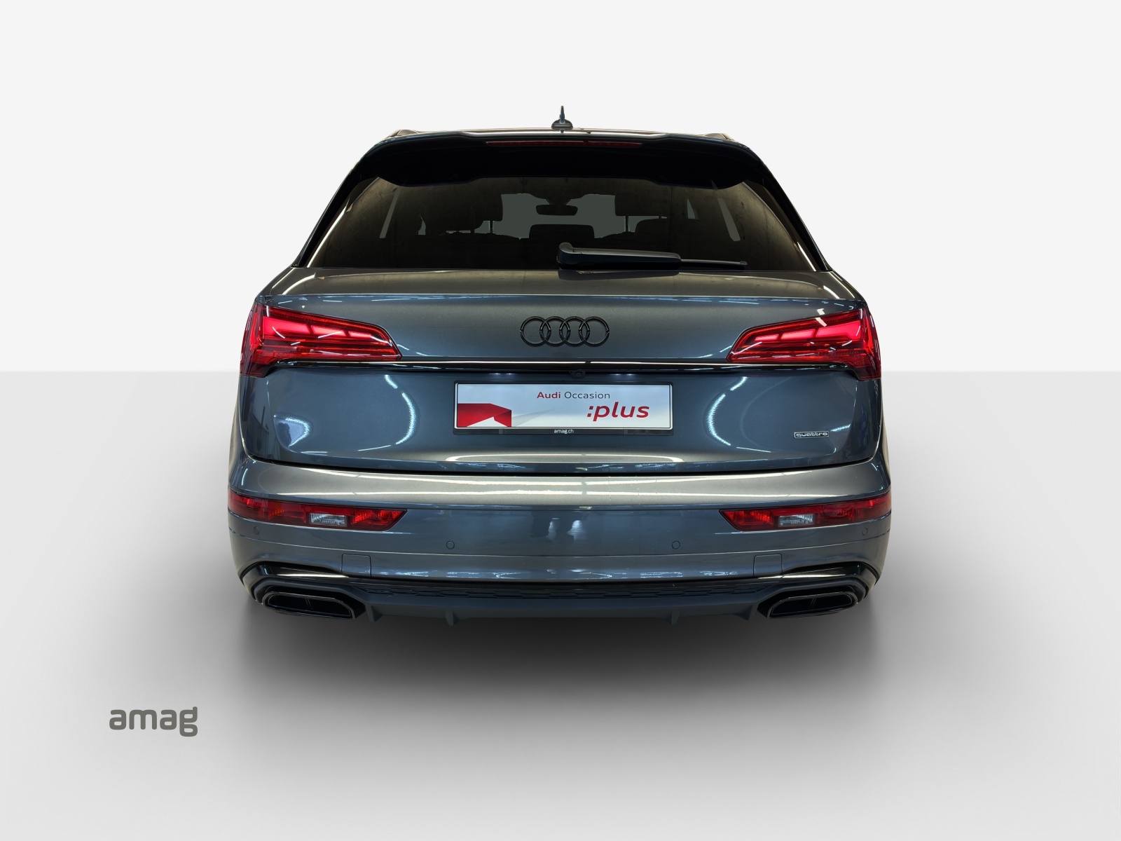 AUDI Q5 45 TFSI Black Edition quattro S-tronic-image-3