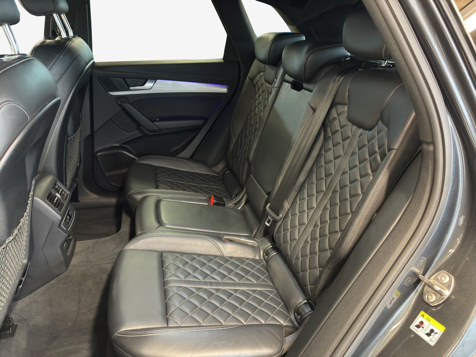 AUDI Q5 45 TFSI Black Edition quattro S-tronic-image-11