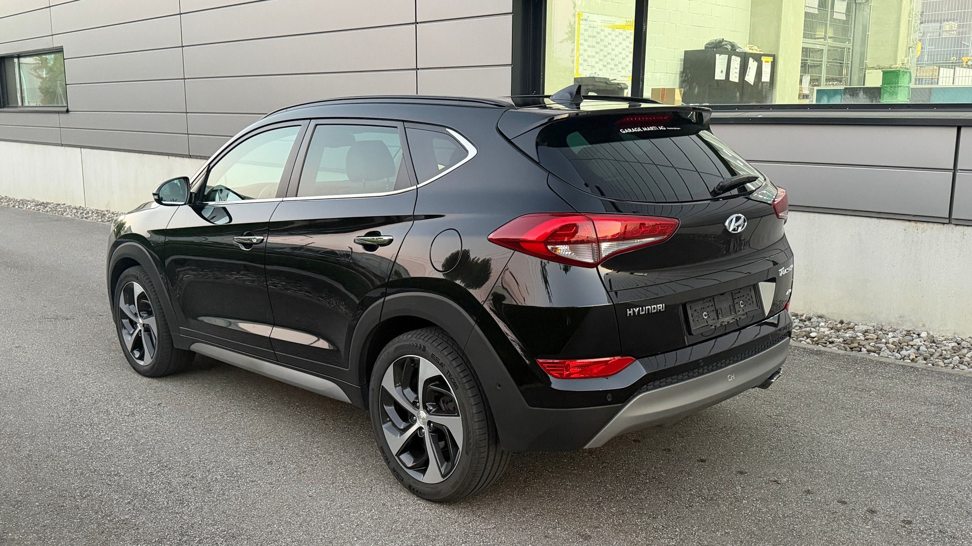 HYUNDAI Tucson 2.0 CRDI Vertex 4WD Automatic-image-2