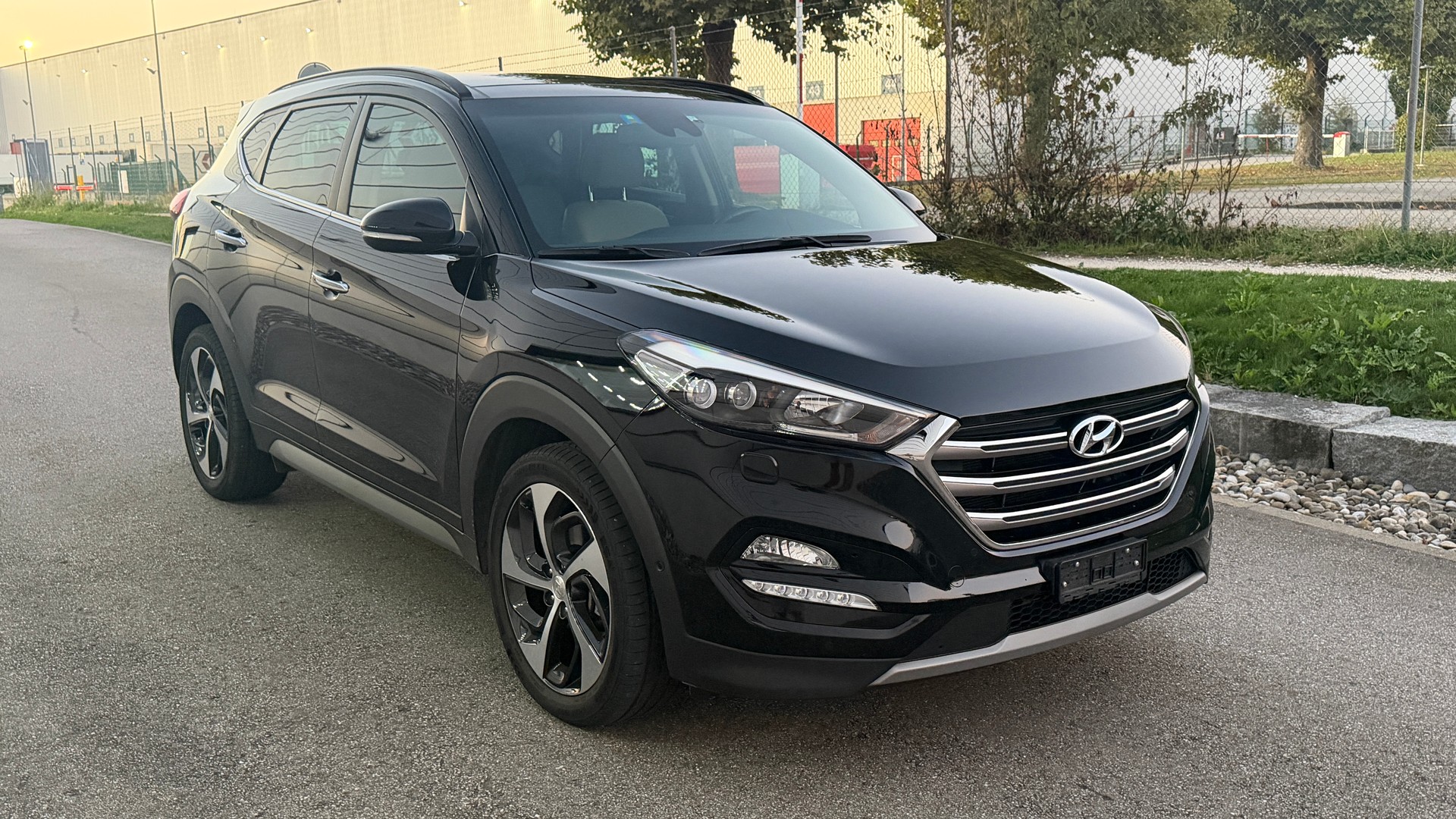 HYUNDAI Tucson 2.0 CRDI Vertex 4WD Automatic-image-5