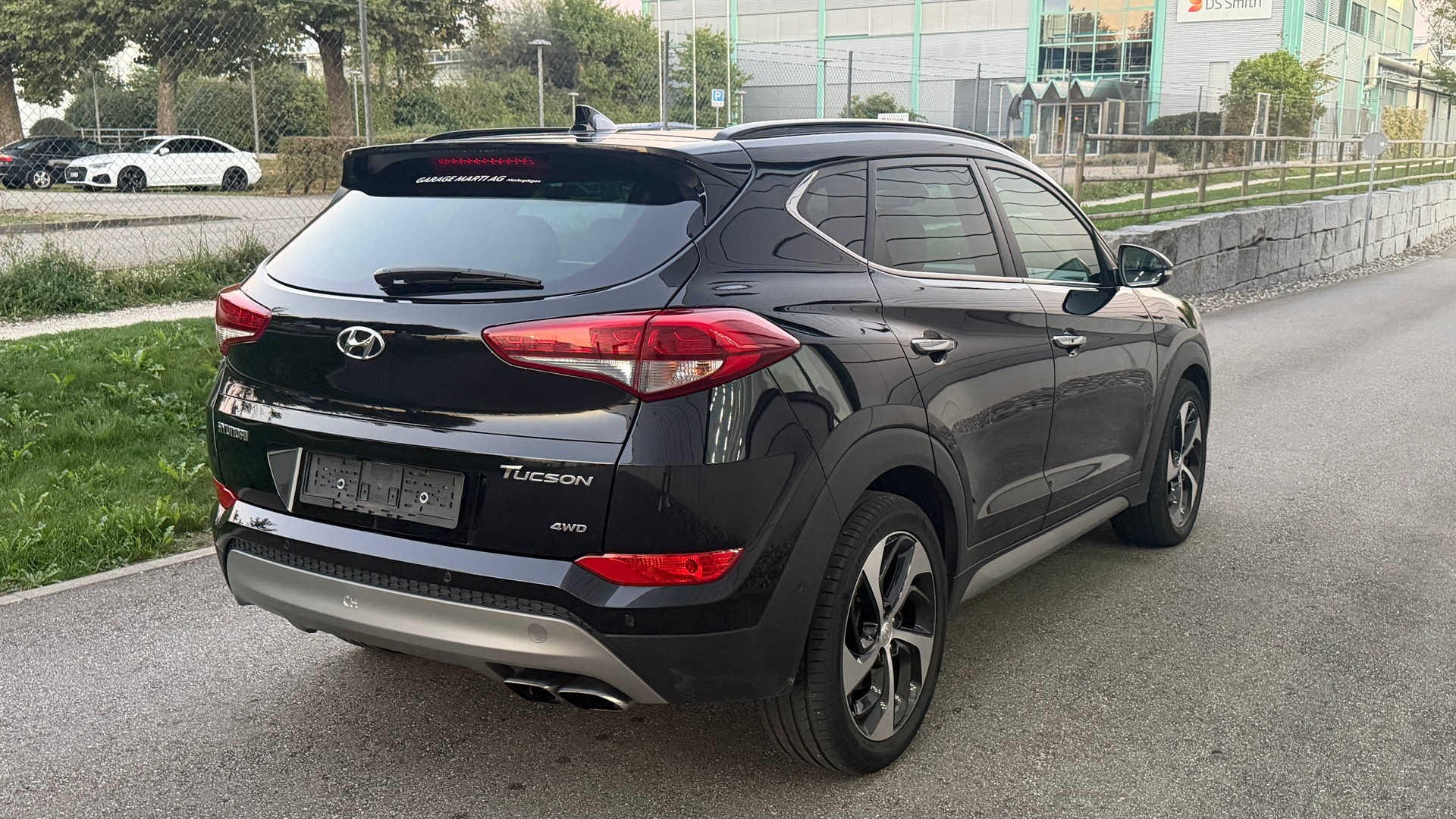 HYUNDAI Tucson 2.0 CRDI Vertex 4WD Automatic-image-4