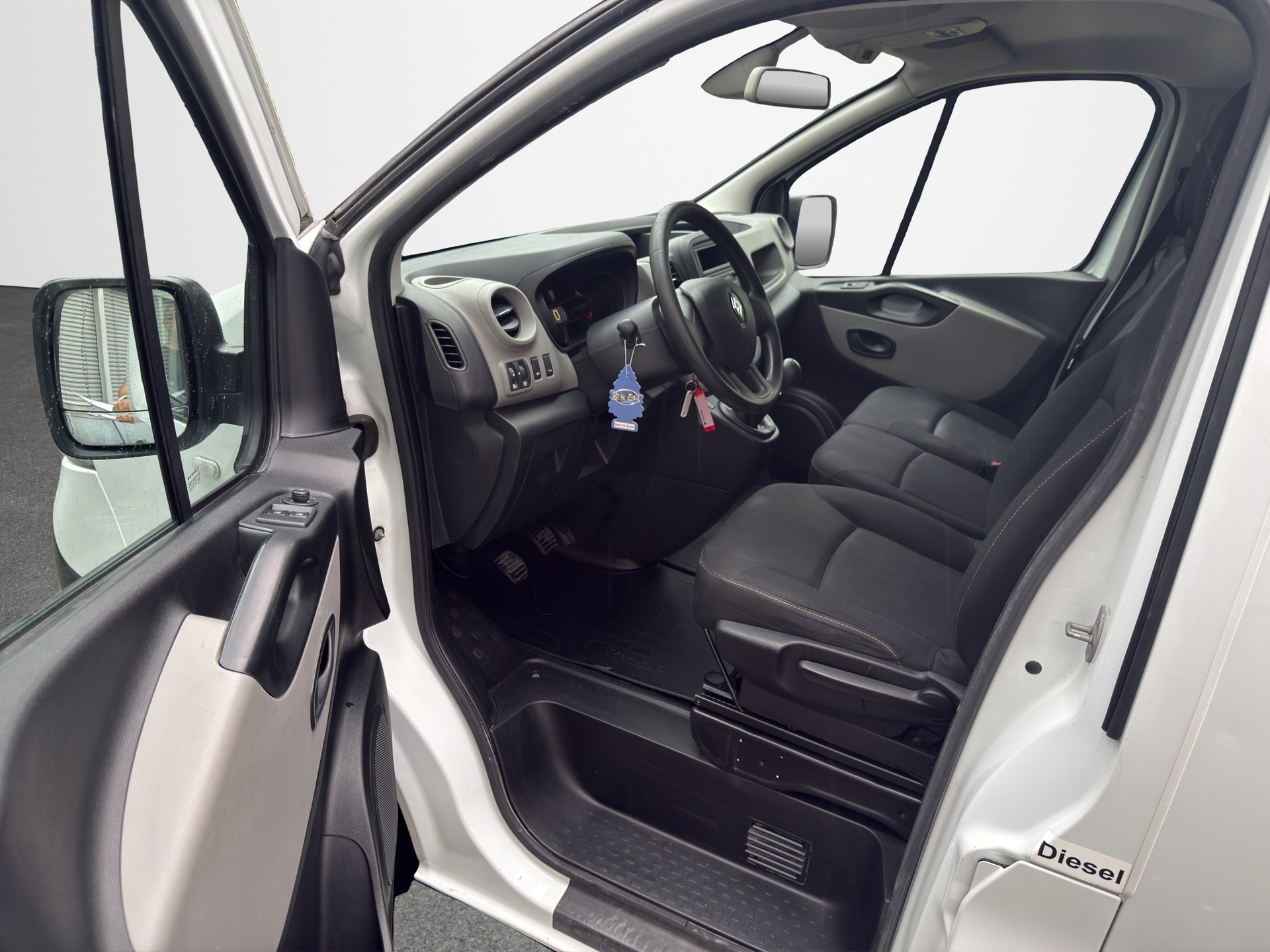 RENAULT Trafic 1.6 ENERGY TwinT. dCi145 2.9t Business L1H1-image-10