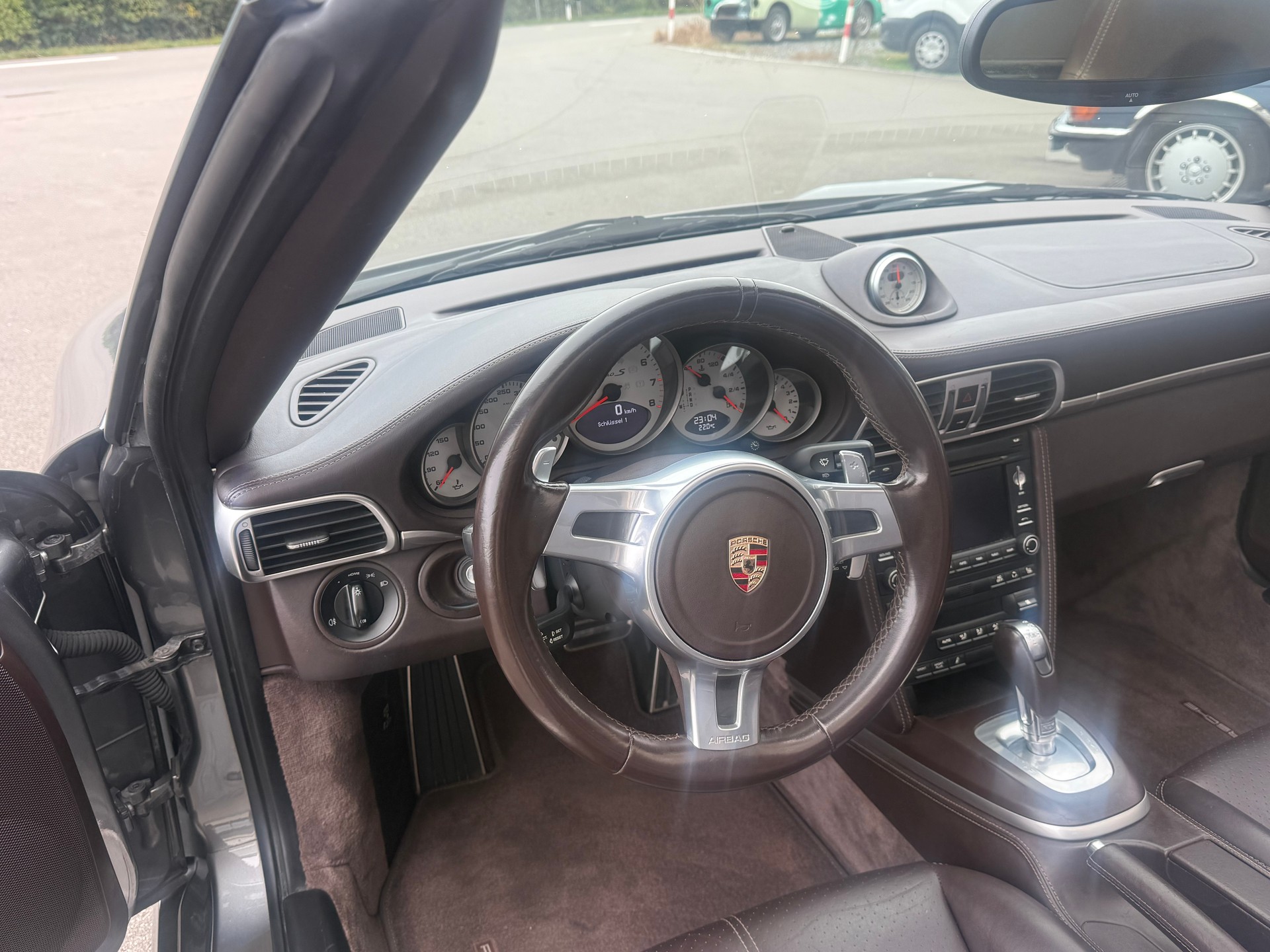 PORSCHE 911 Cabrio Turbo S PDK-image-8
