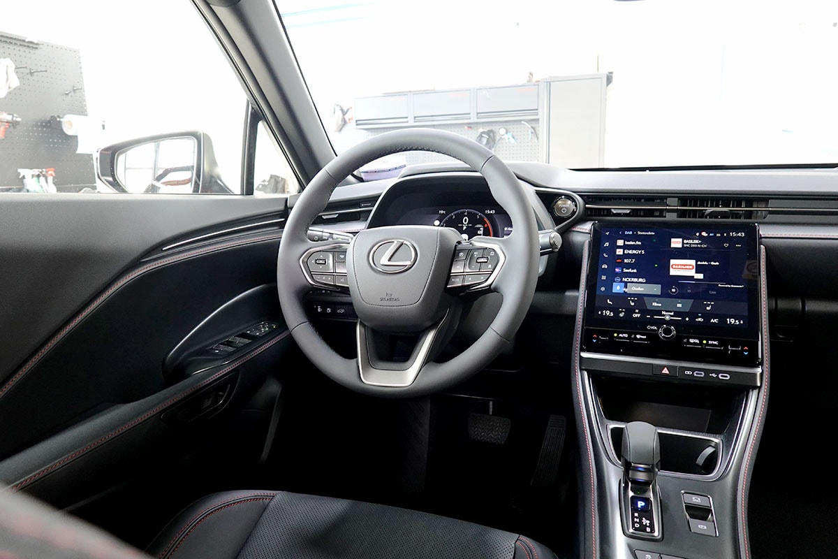 LEXUS LBX FWD Emotion CVT-image-7