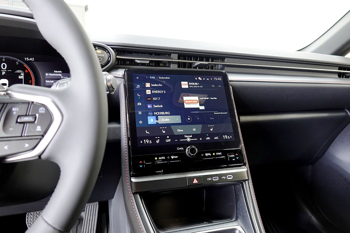 LEXUS LBX FWD Emotion CVT-image-11
