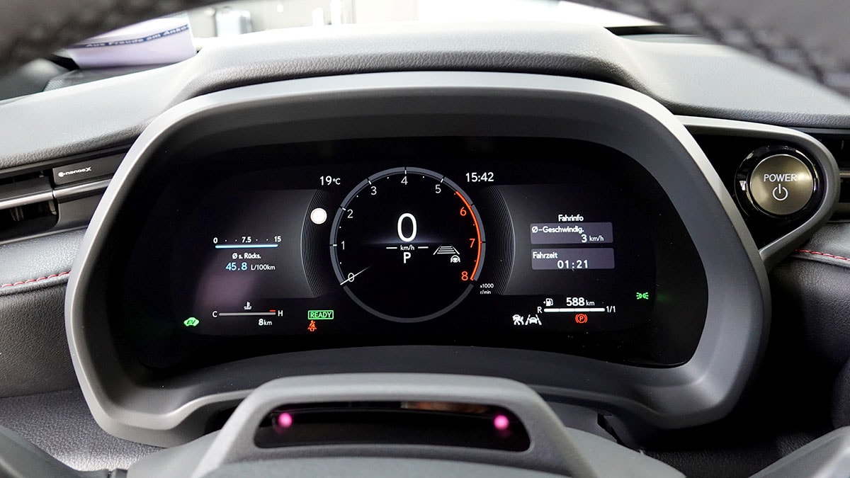 LEXUS LBX FWD Emotion CVT-image-12