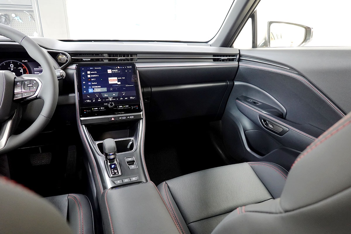 LEXUS LBX FWD Emotion CVT-image-10