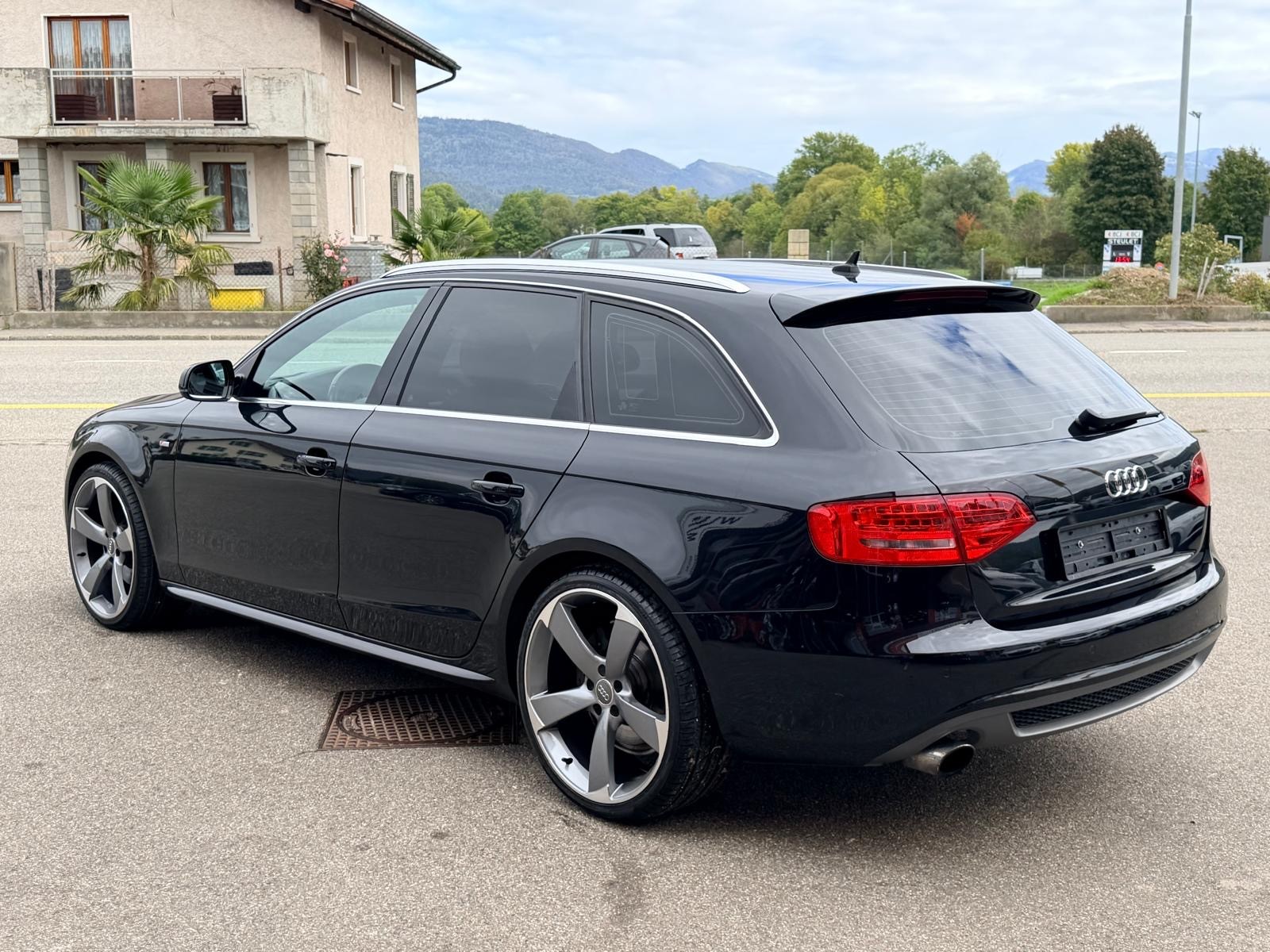 AUDI A4 Avant 2.0 TFSI quattro S-tronic-image-7