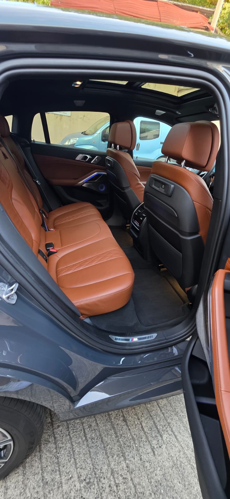 BMW 40i xDrive-image-1