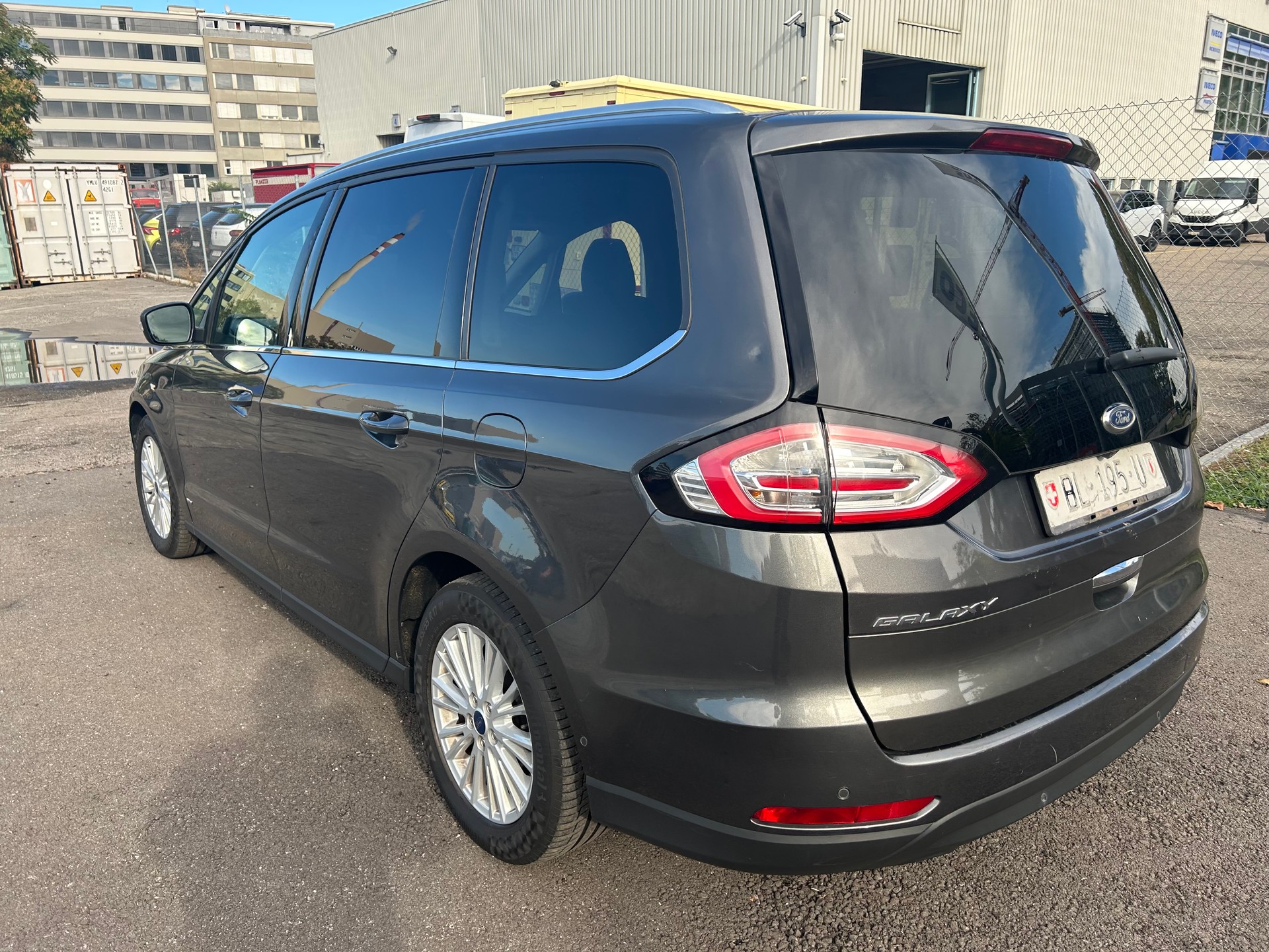 FORD Galaxy 2.0 TDCi Titanium AWD PowerShift-image-2