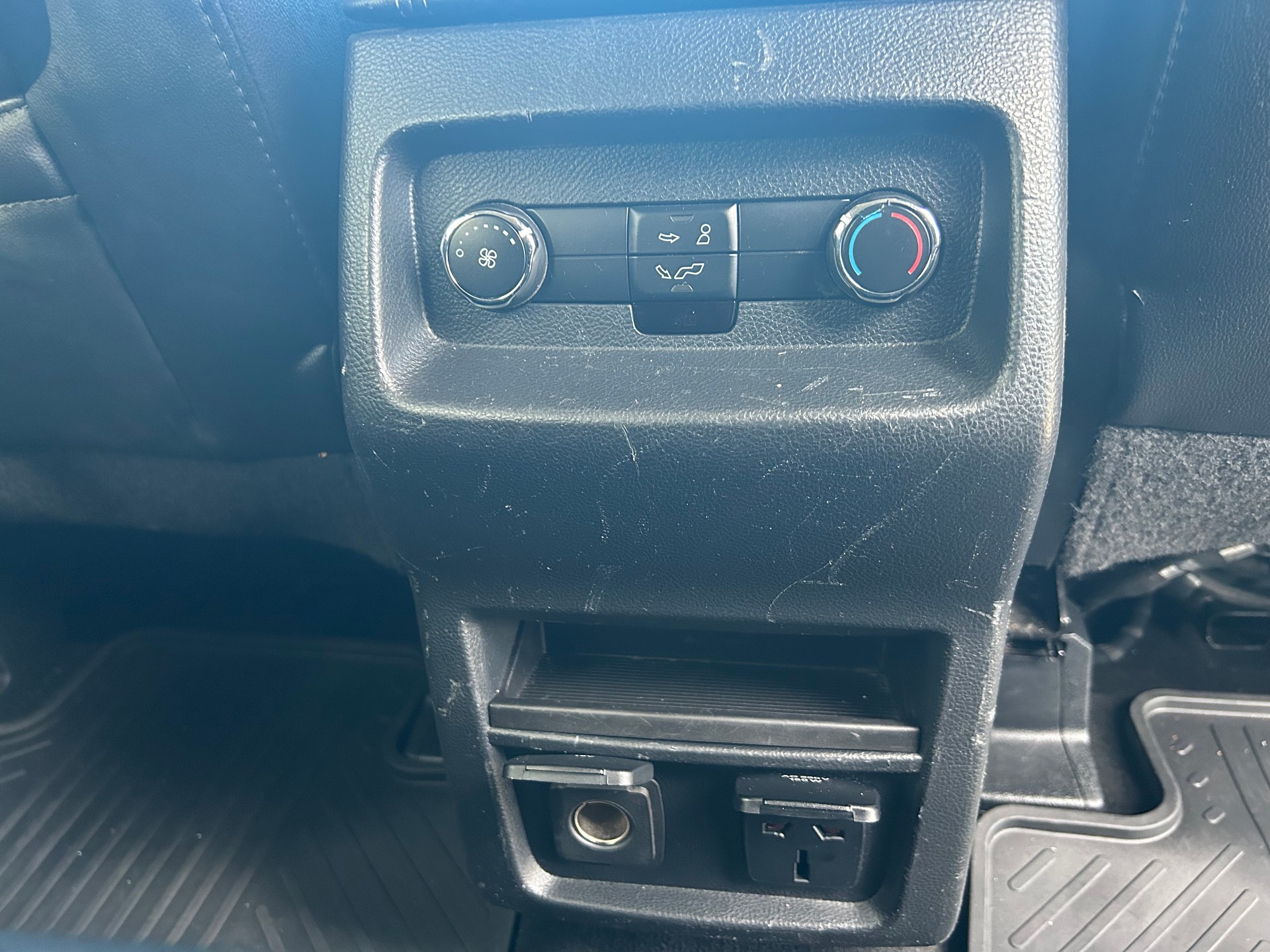 FORD Galaxy 2.0 TDCi Titanium AWD PowerShift-image-5