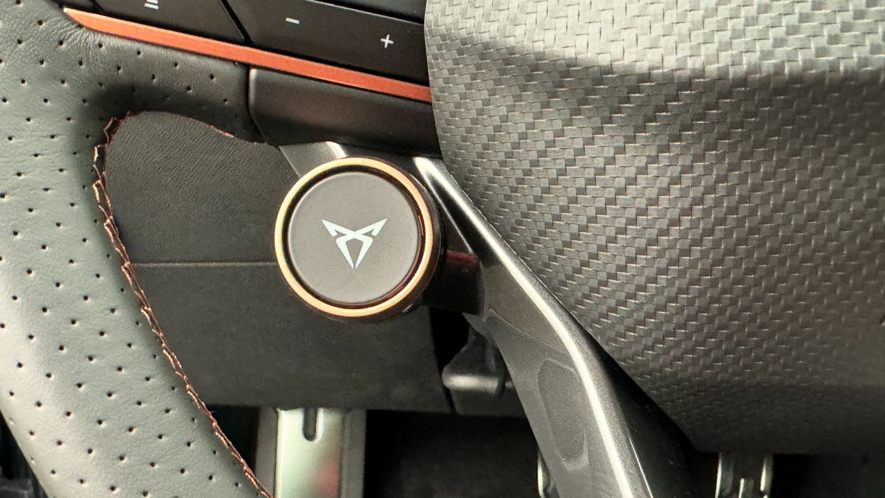 CUPRA Formentor 1.5 e-HYBRID pHEV VZ Black Edition-image-9