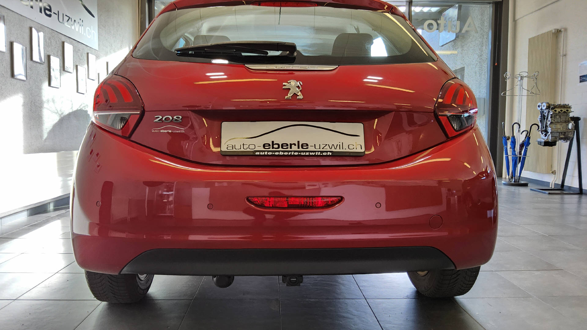 PEUGEOT 208 1.2 PureTech Allure S/S-image-31