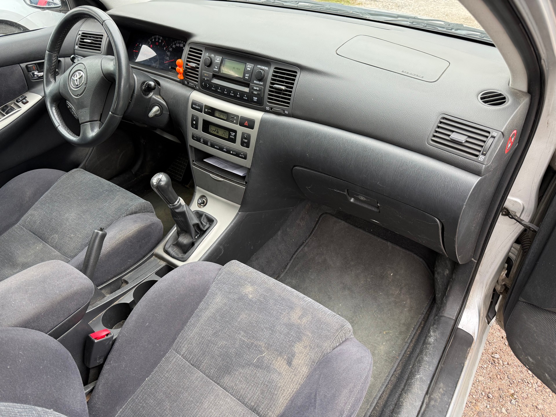 TOYOTA Corolla 1.6 Linea Sol-image-8