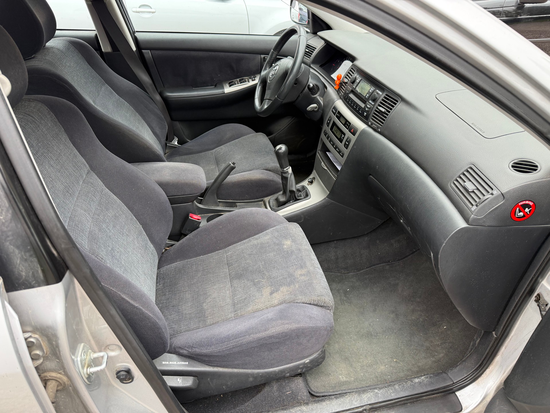 TOYOTA Corolla 1.6 Linea Sol-image-7