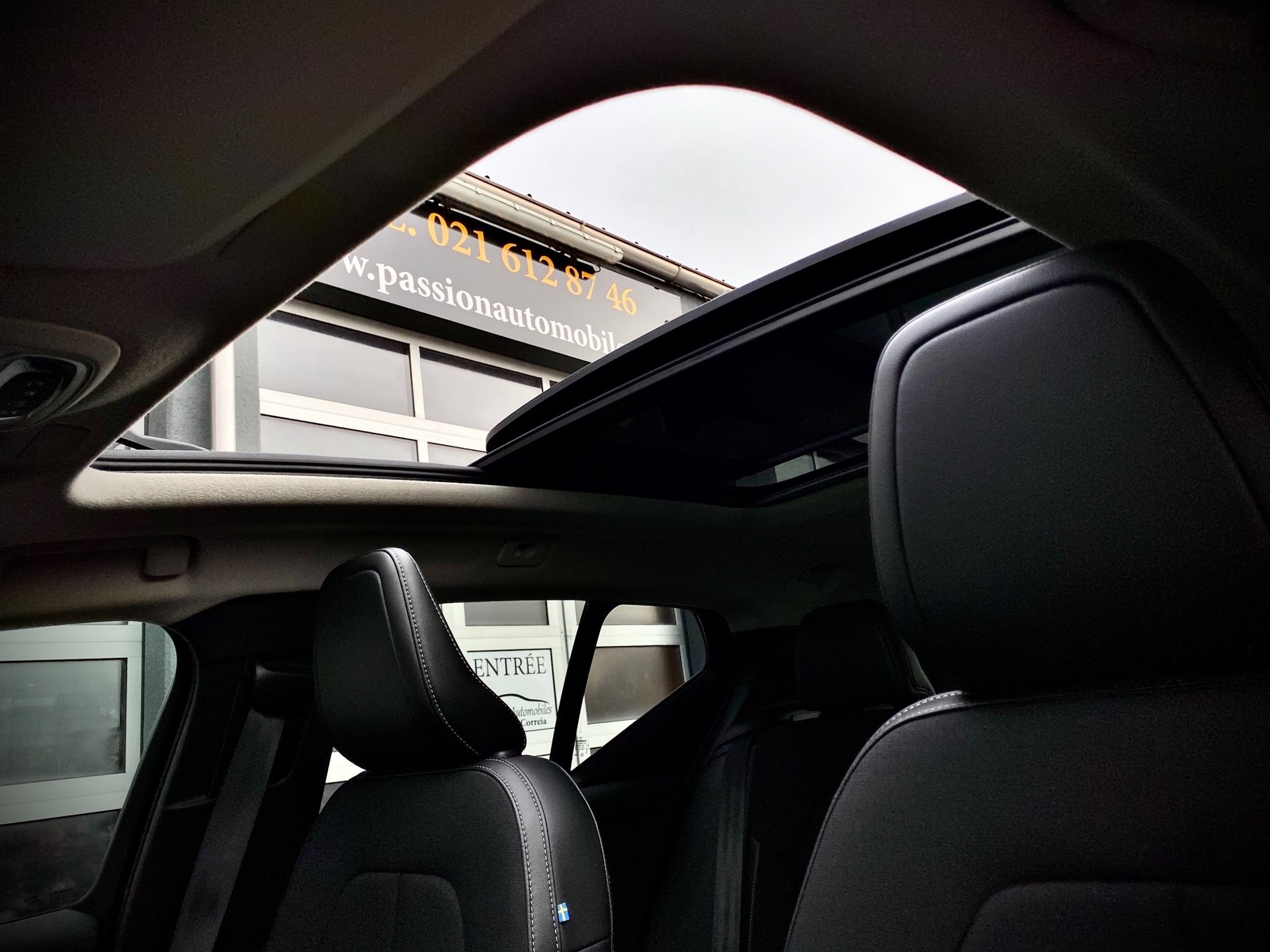 VOLVO XC40 T4 Momentum Geartronic - Véhicule Suisse (CH)-image-7