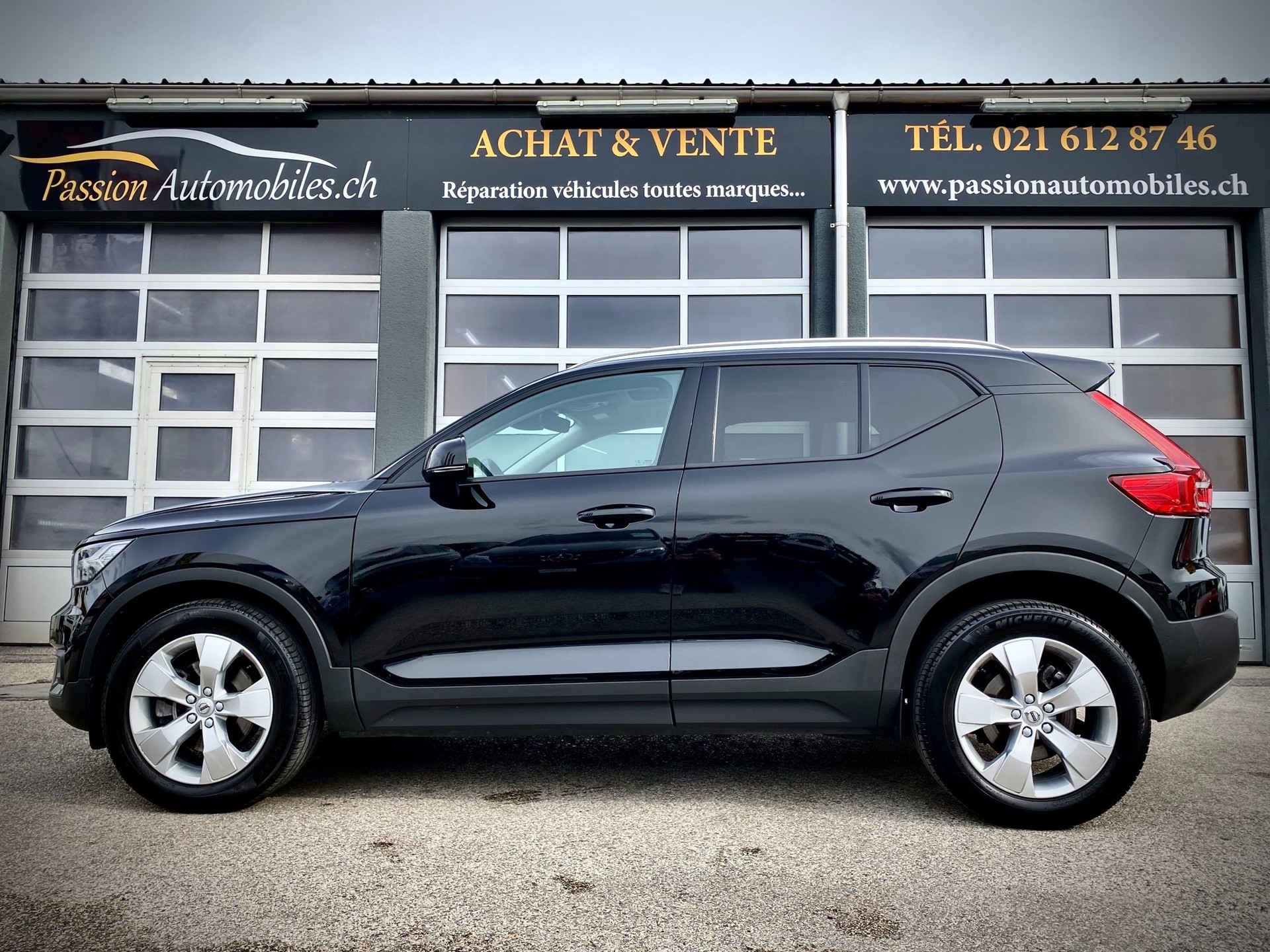 VOLVO XC40 T4 Momentum Geartronic - Véhicule Suisse (CH)-image-4