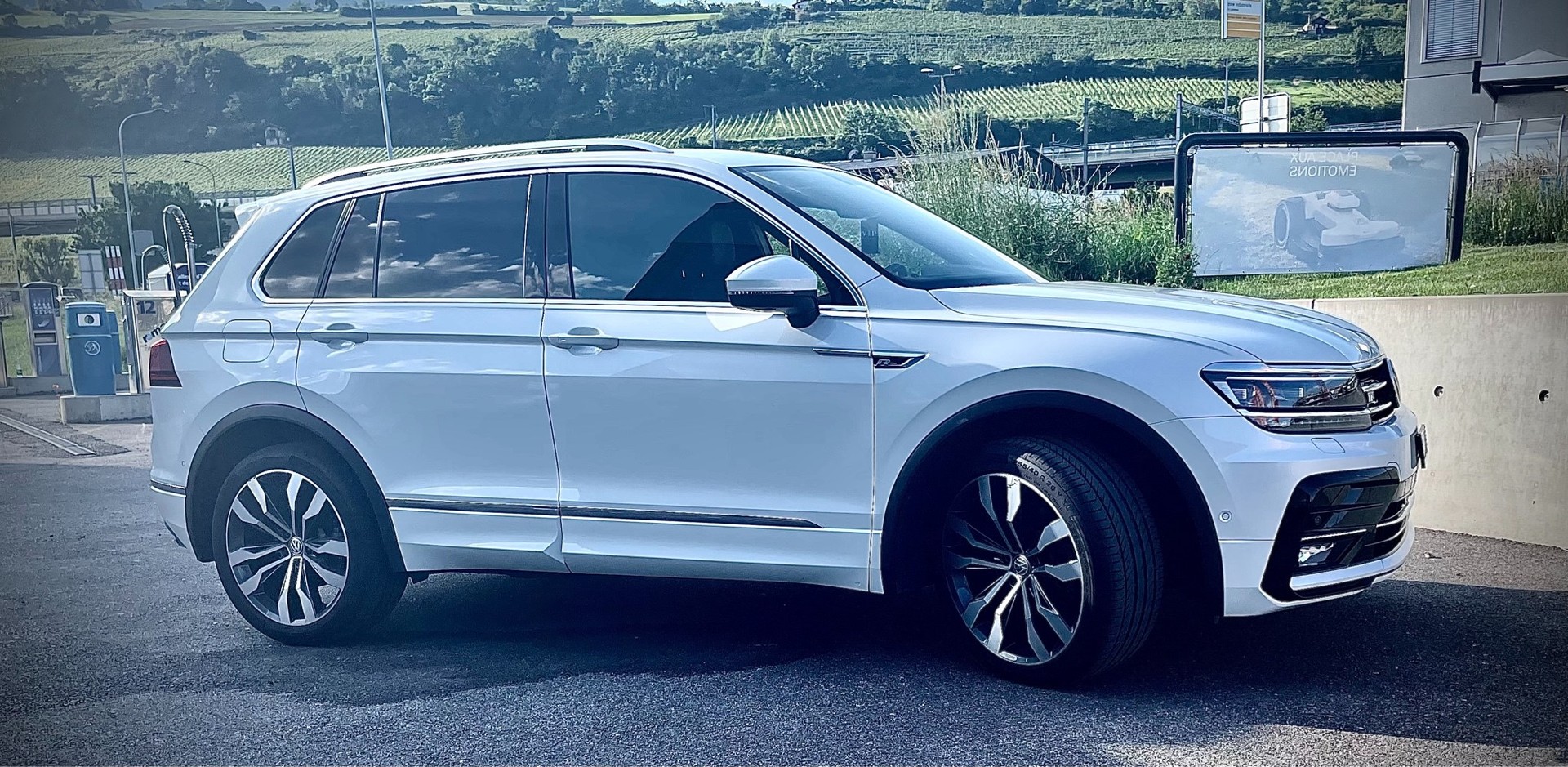 VW Tiguan 2.0 TDI SCR Highline 4Motion DSG-image-14