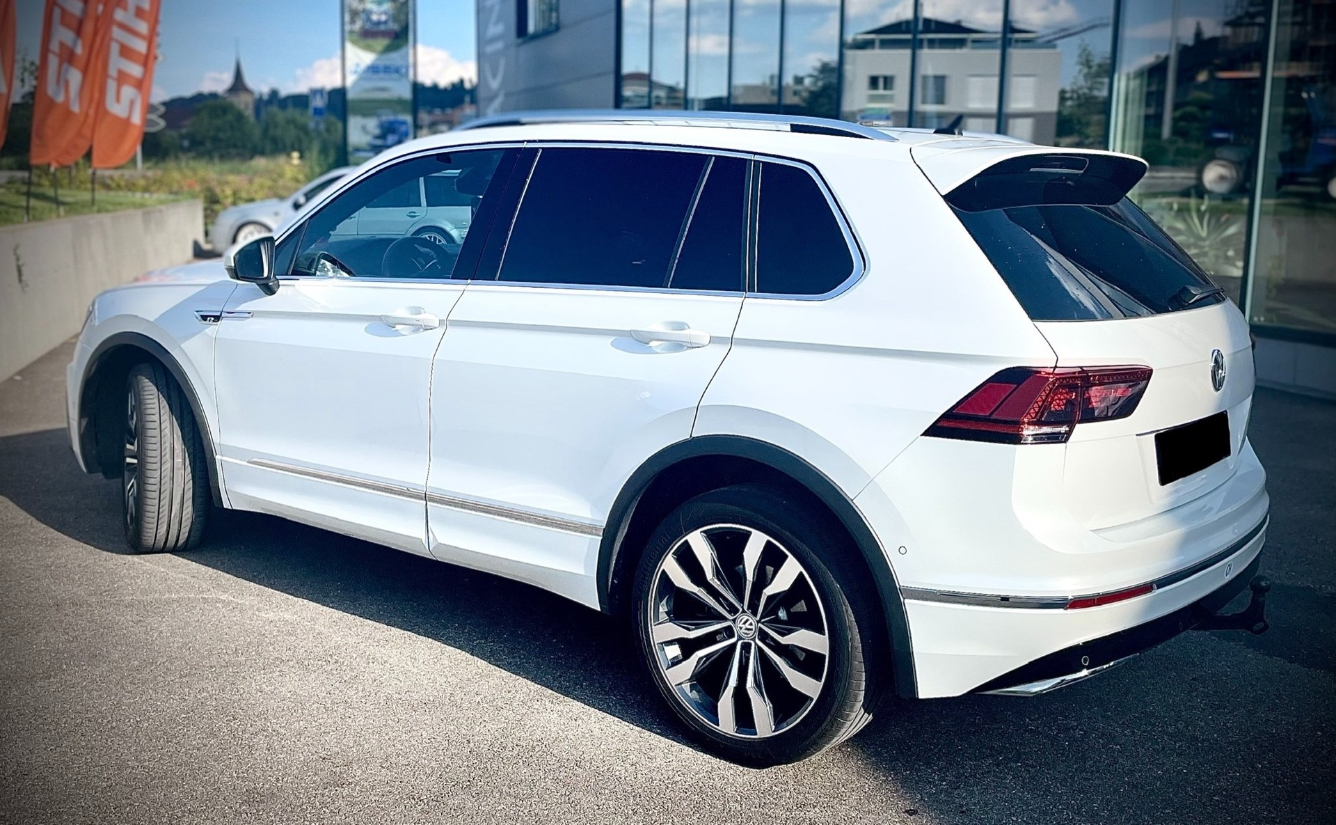 VW Tiguan 2.0 TDI SCR Highline 4Motion DSG-image-2