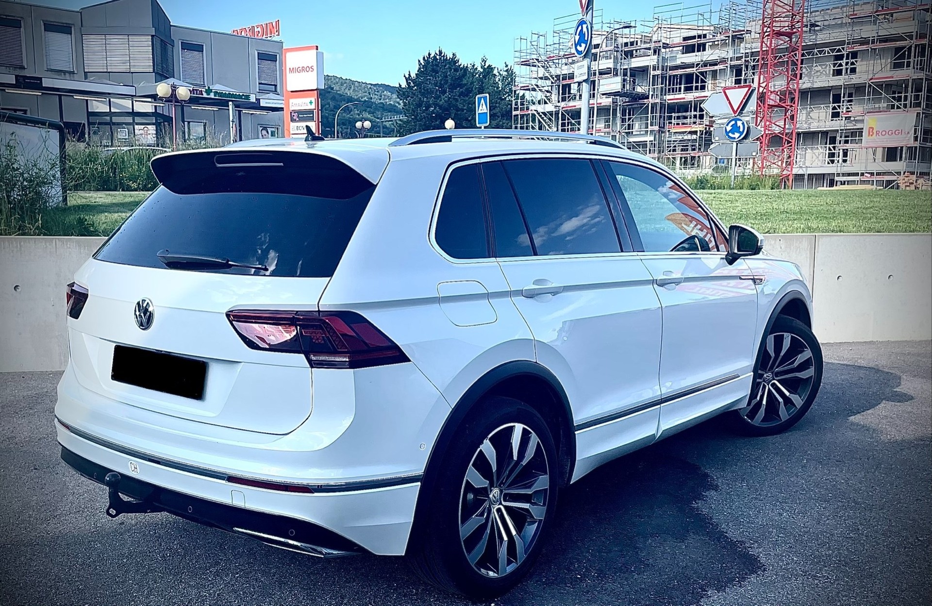 VW Tiguan 2.0 TDI SCR Highline 4Motion DSG-image-4