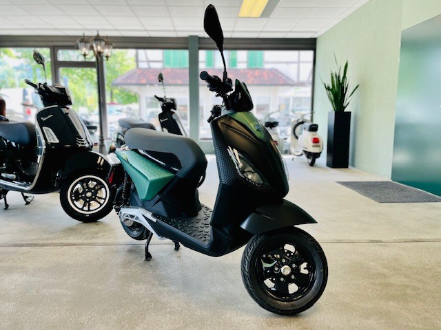 PIAGGIO Piaggio 1 Active 60km/h Full Electric-showroom-element-1