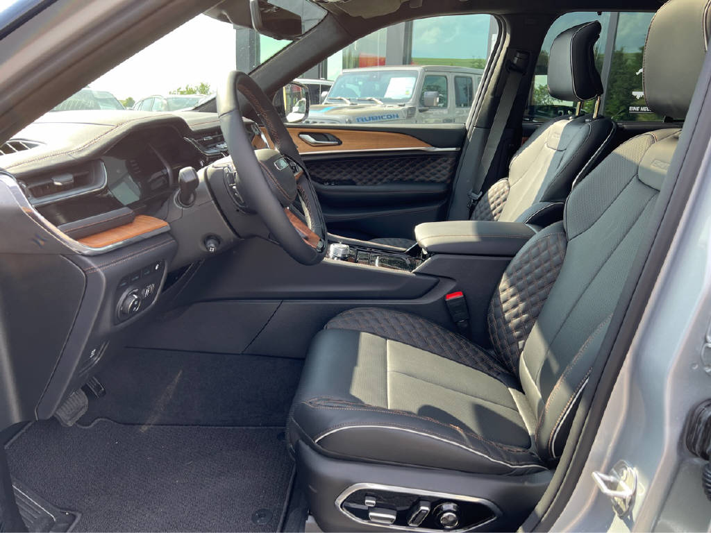 JEEP Grand Cherokee 2.0 Turbo Summit Reserve 4xe-image-4