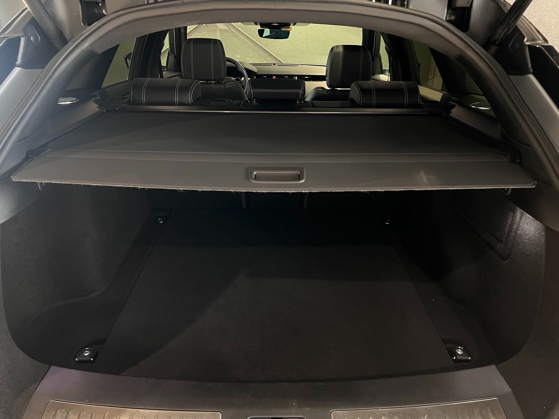 LAND ROVER Range Rover Velar R-Dynamic D 180 SE Automatic-image-15