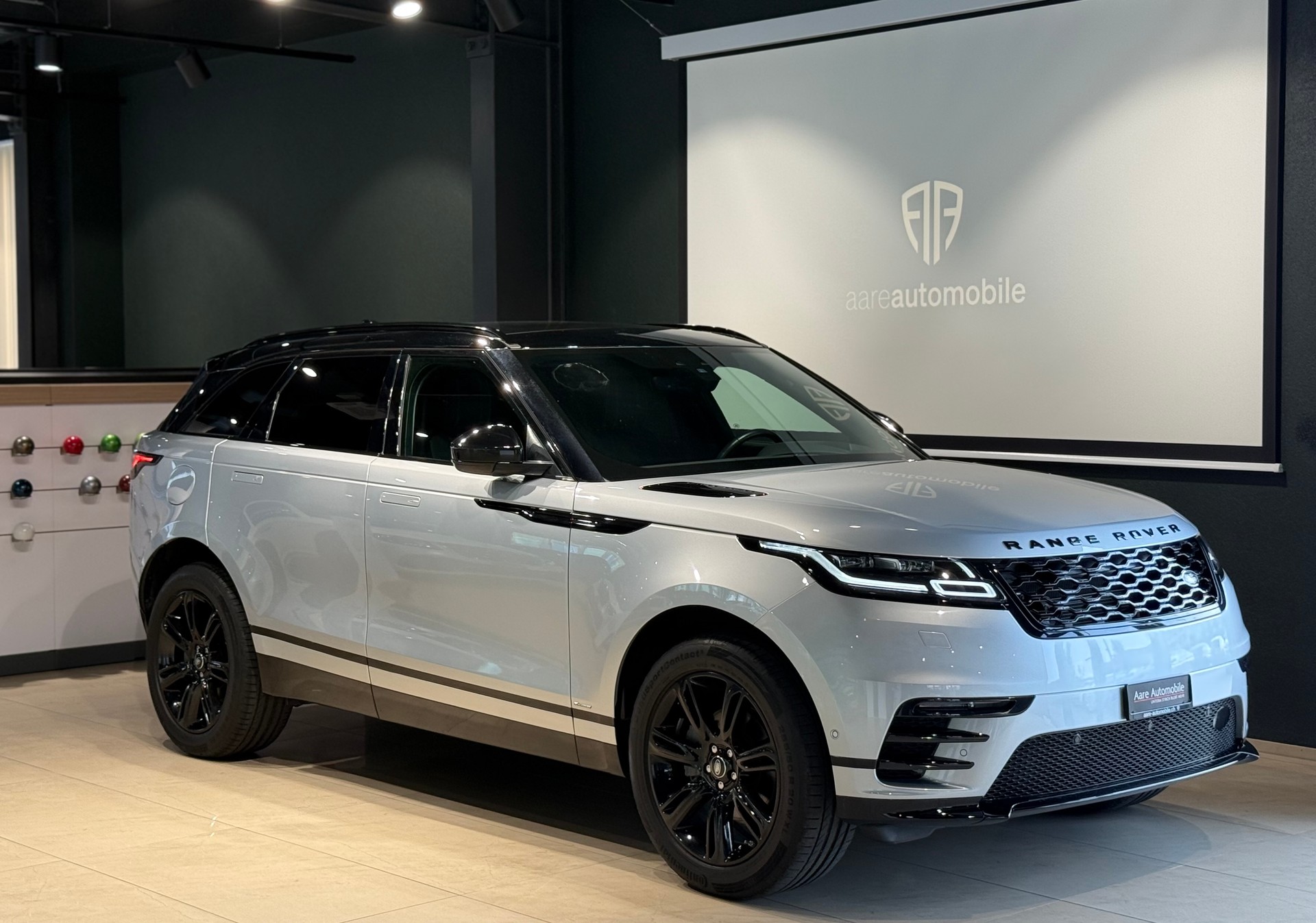 LAND ROVER Range Rover Velar R-Dynamic D 180 SE Automatic-image-0