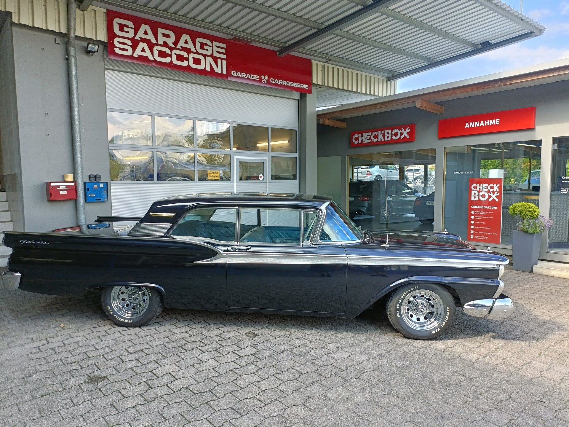 FORD Fairline-image-1