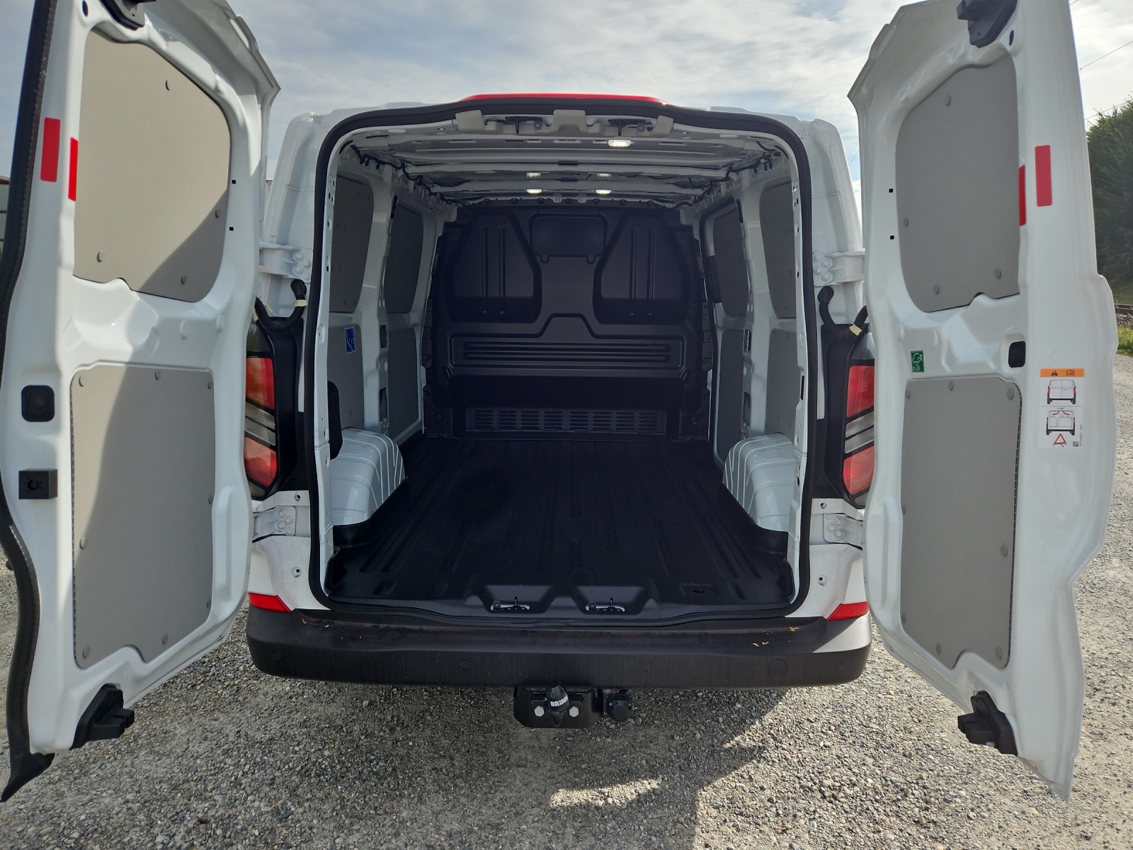 FORD Transit Custom Van 320 L1H1 Trend Automat 4x4 WIR Anteil Fr. 10'000.---image-11