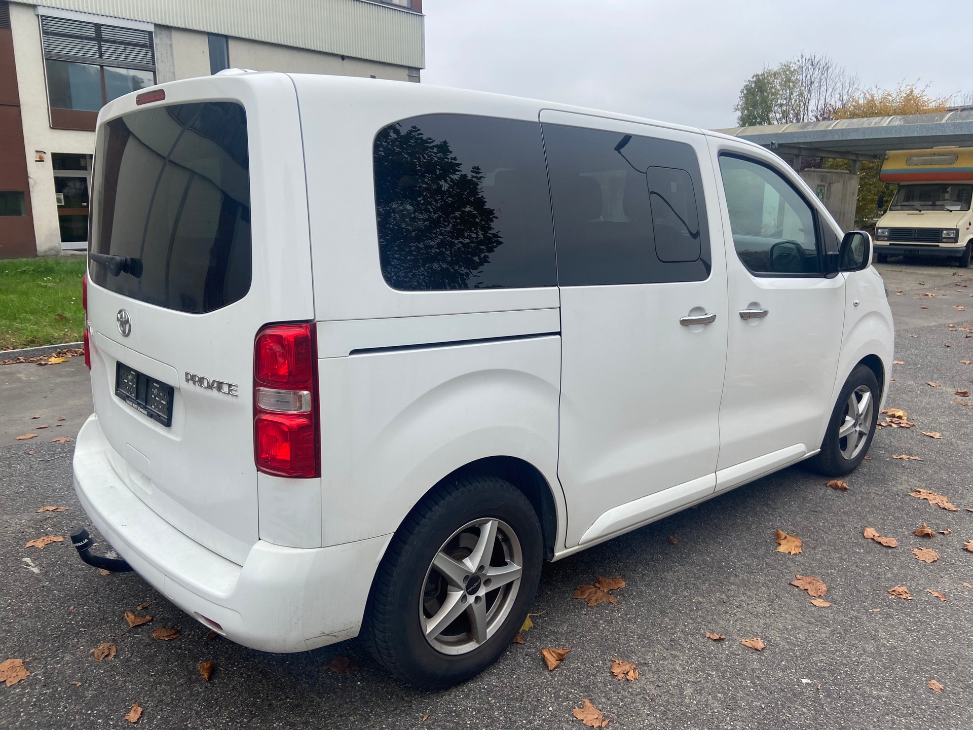 TOYOTA Proace 1.6D Combi L0-showroom-element-3