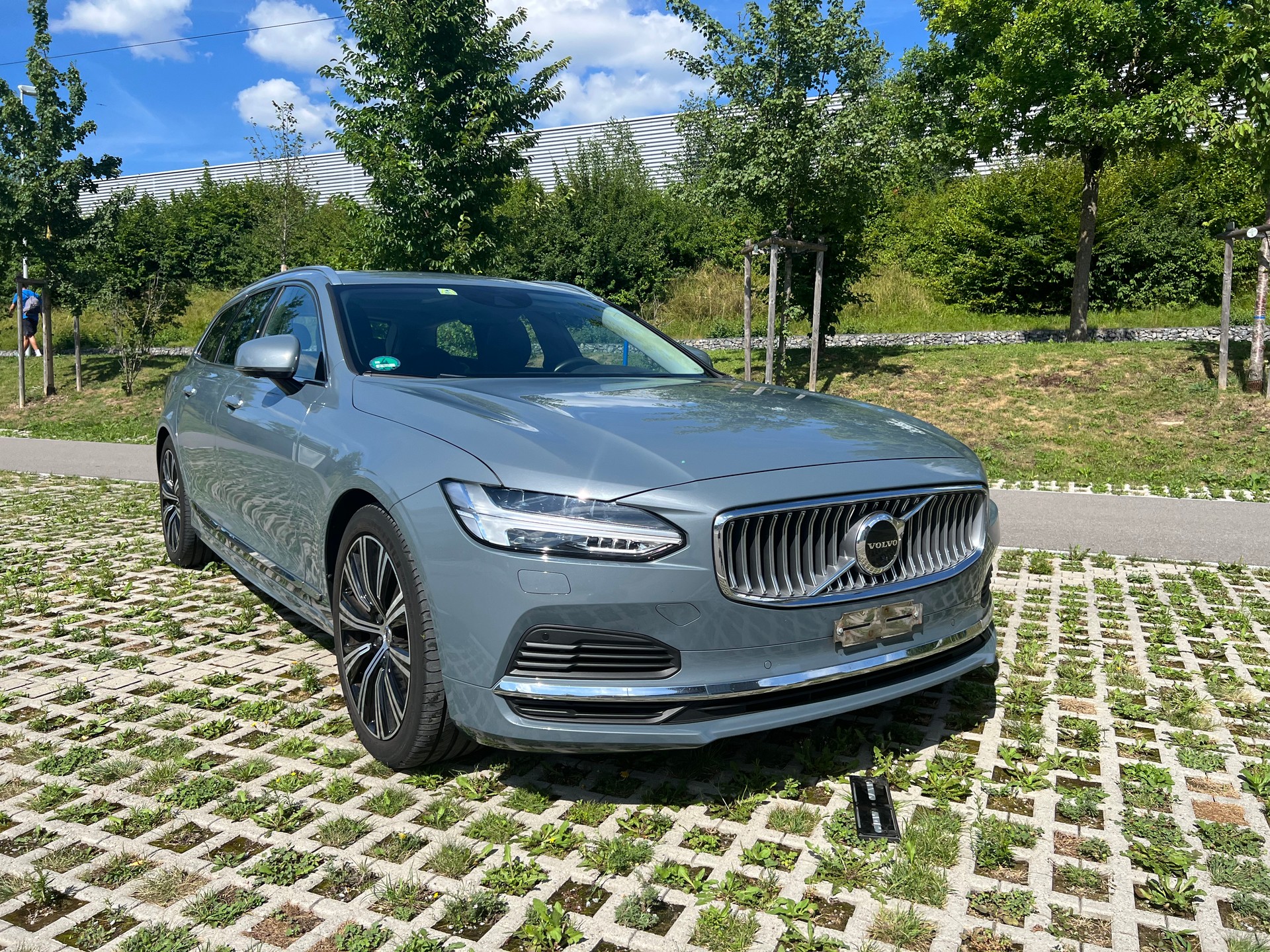 VOLVO V90 T8 Twin Engine eAWD Inscription - Schweizer Fahrzeug - ab MFK & Service