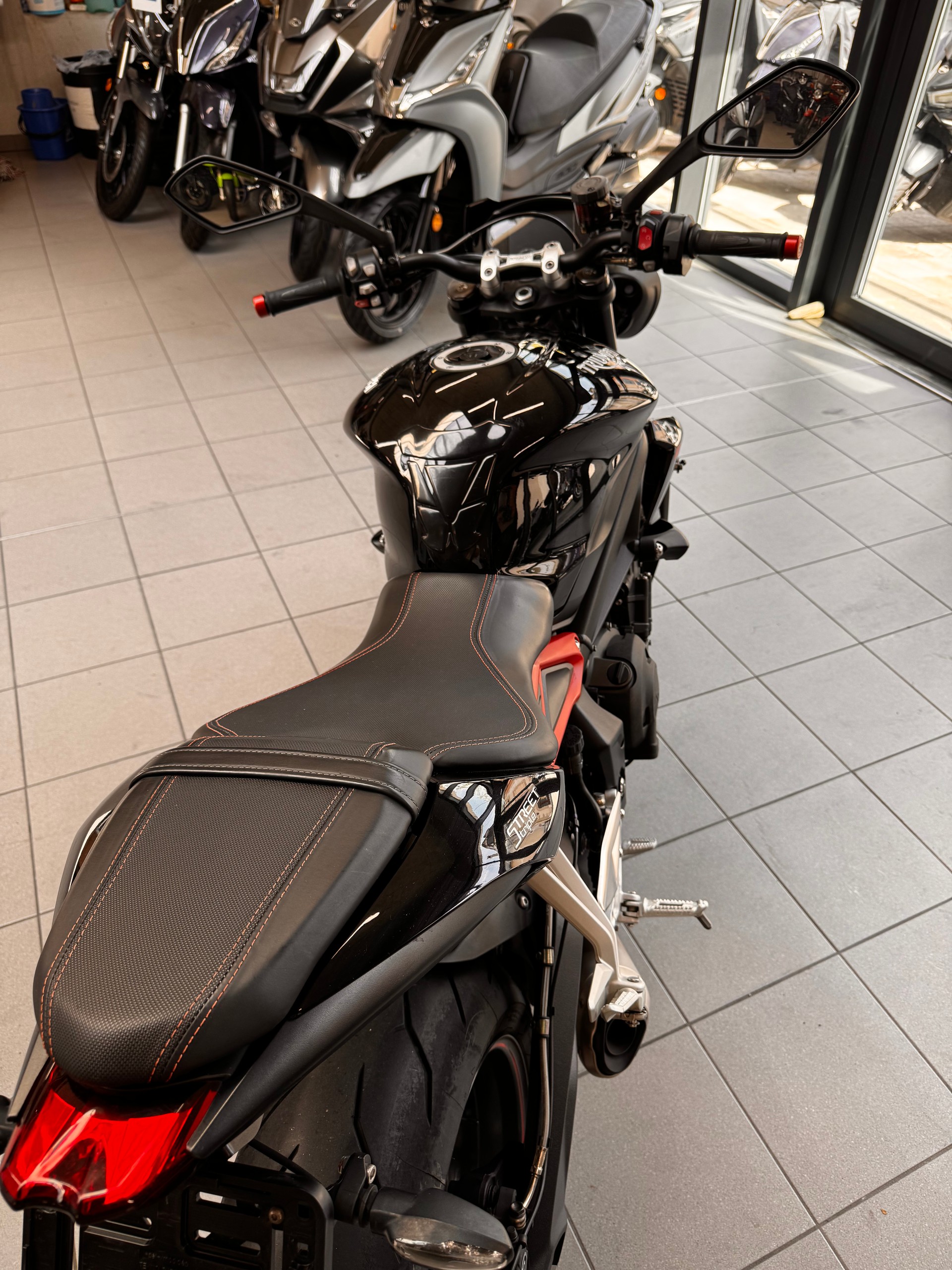 TRIUMPH Street Triple R 765 ABS-image-3