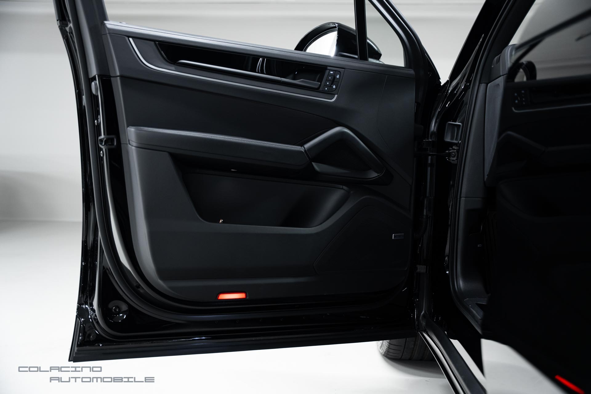 PORSCHE Cayenne S Tiptronic-image-18