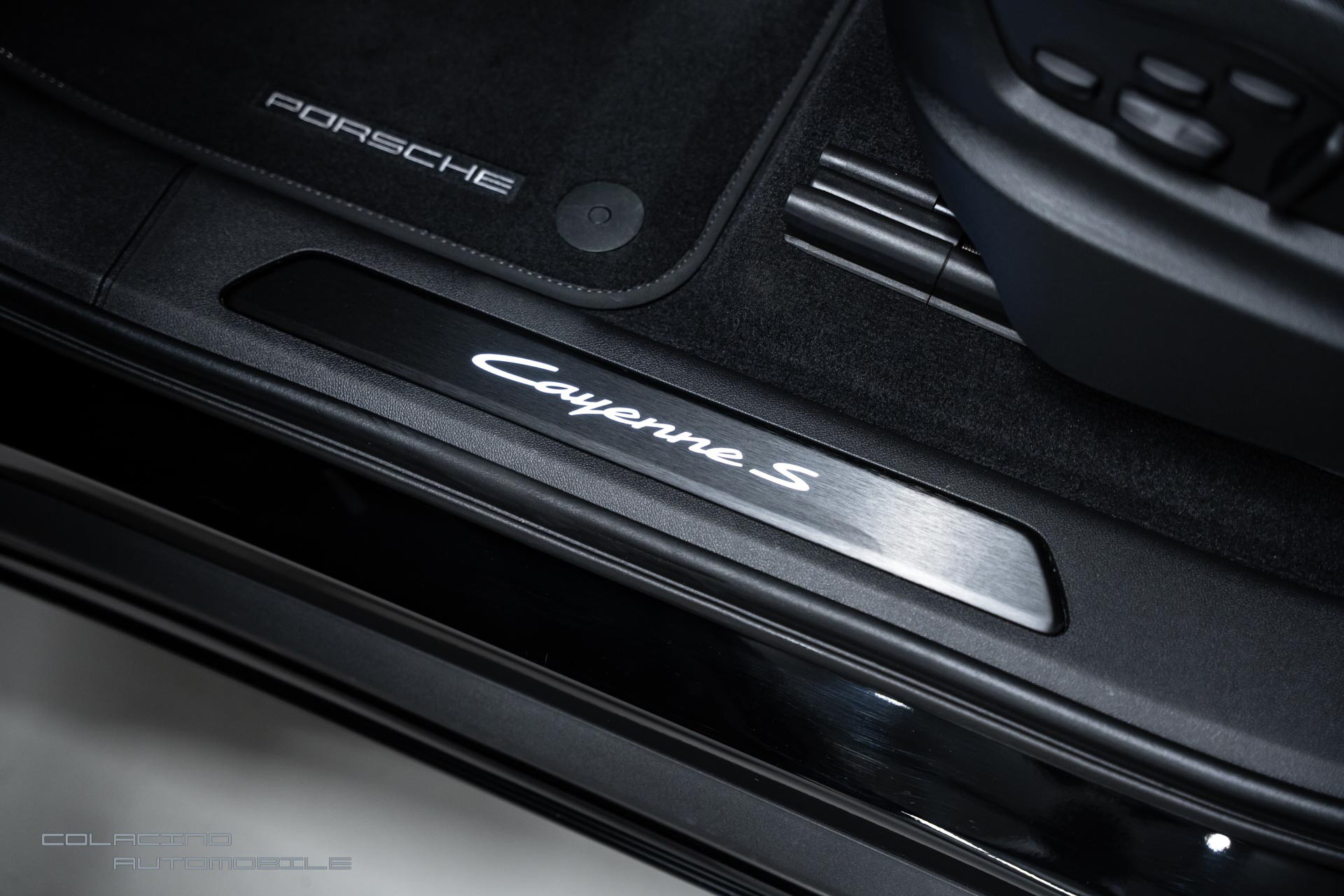 PORSCHE Cayenne S Tiptronic-image-21