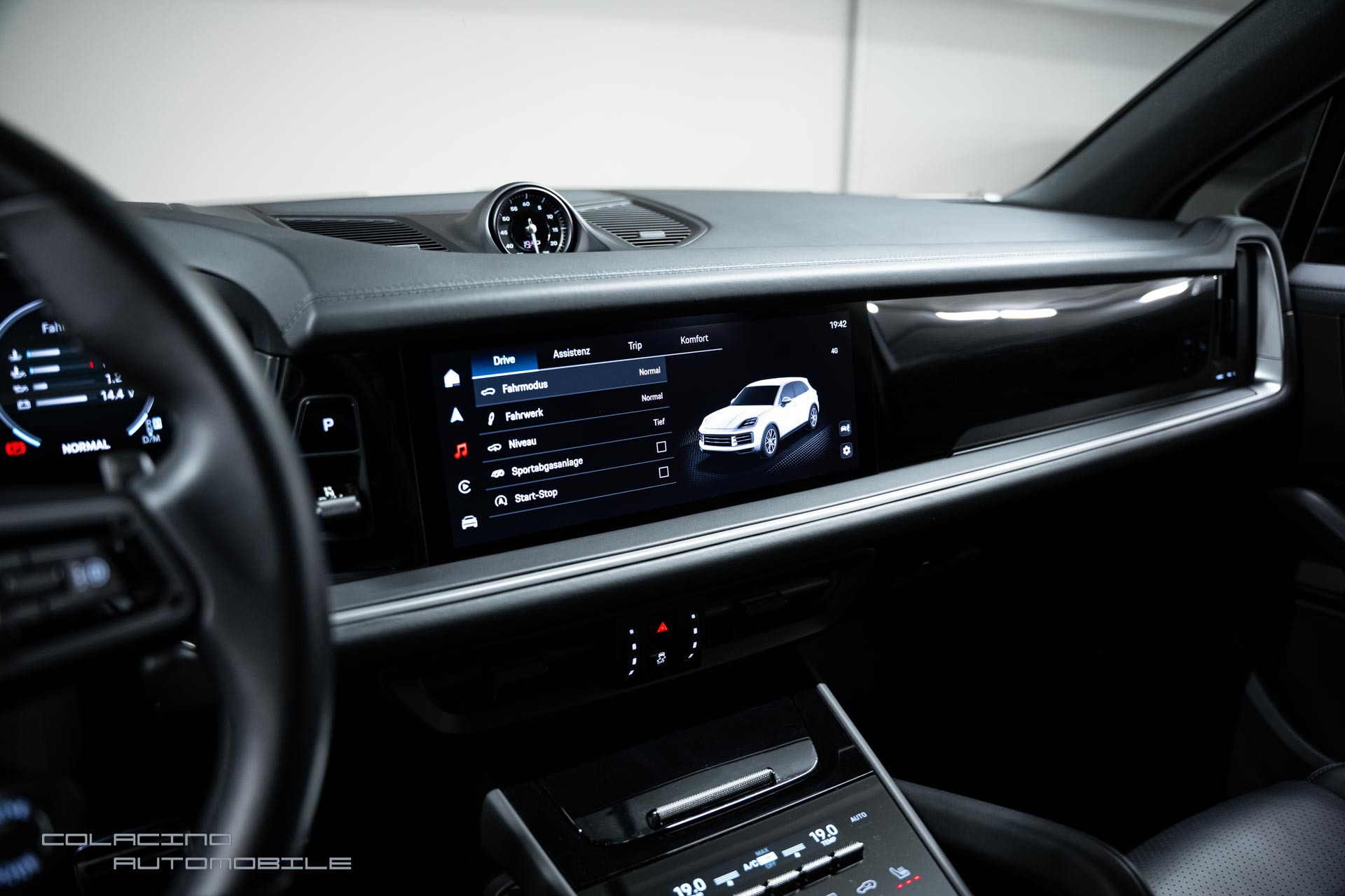PORSCHE Cayenne S Tiptronic-image-23