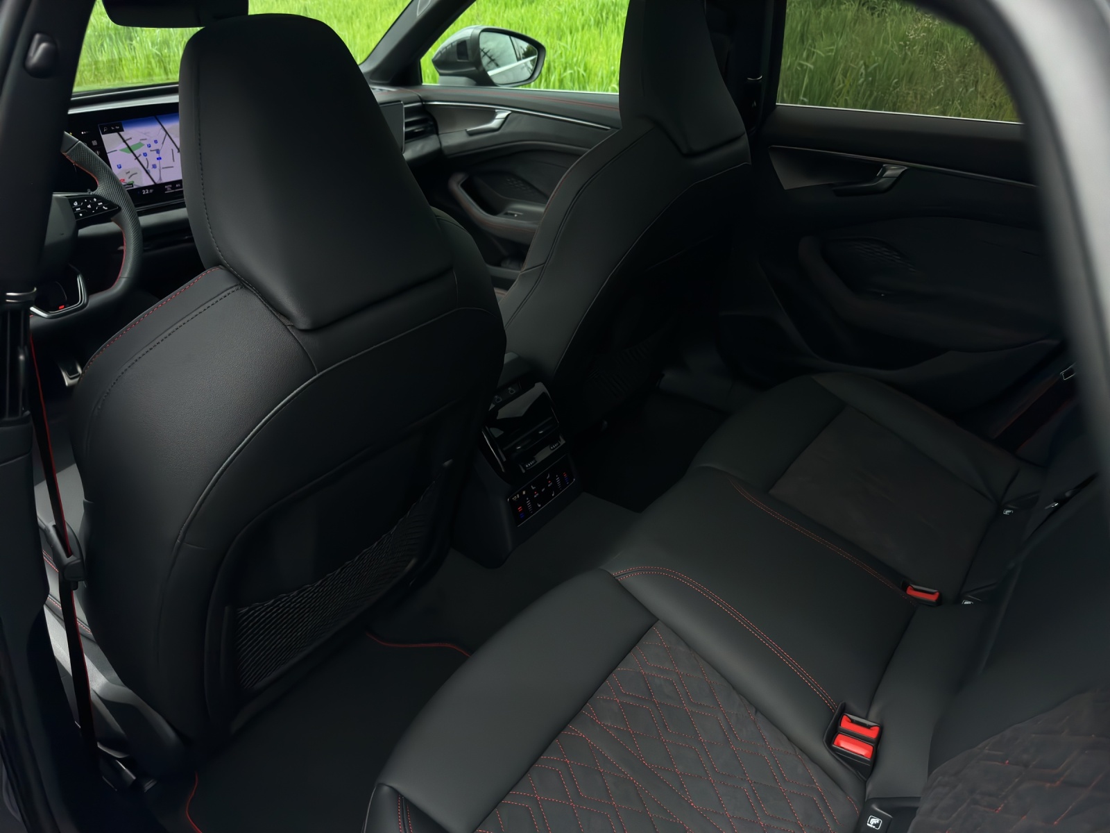 AUDI A6 Avant TFSI quattro 270 kW S tronic-image-17