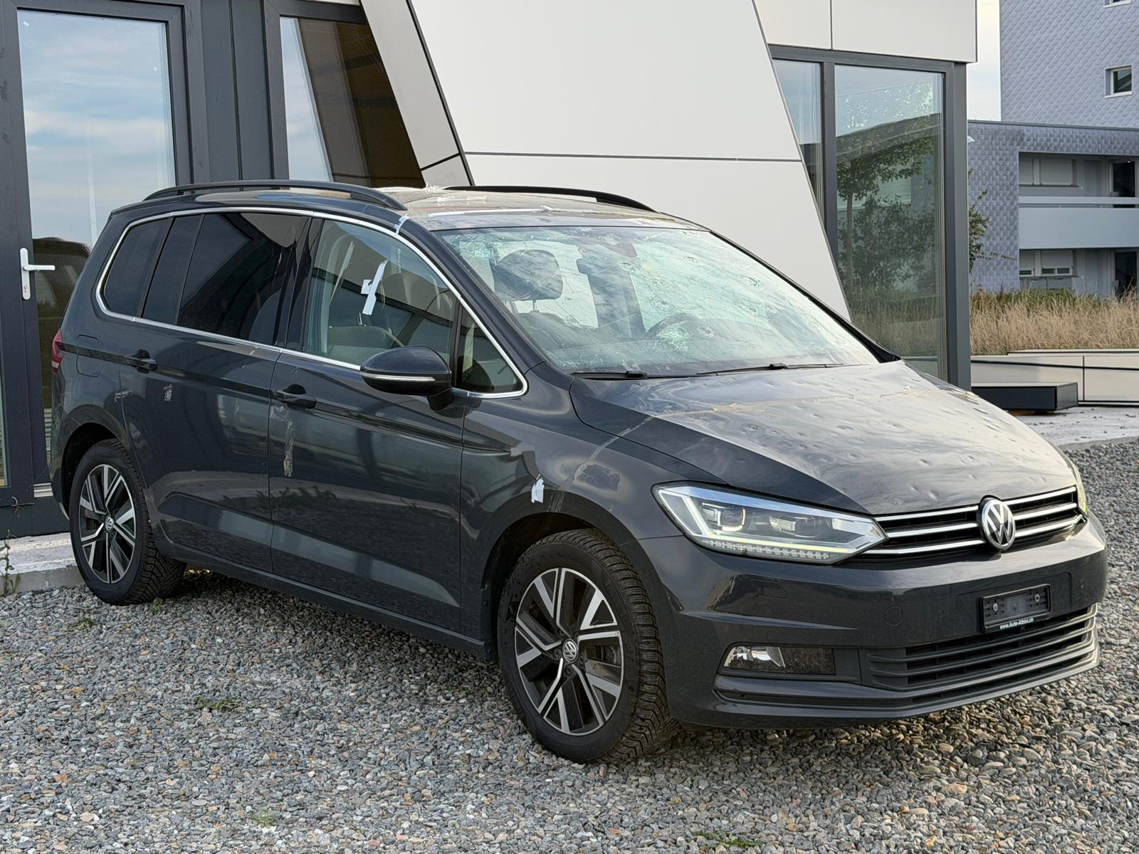 VW Touran 2.0 TDI *HAGELSCHADEN* **Jetzt nur noch CHF 7'900.- statt CHF 13'900.-** BlueMotion Technology Comfortline DSG-image-5