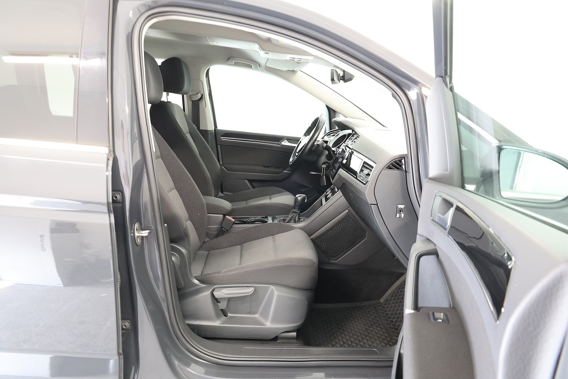 VW Touran 2.0 TDI BlueMotion Technology Comfortline DSG-image-11